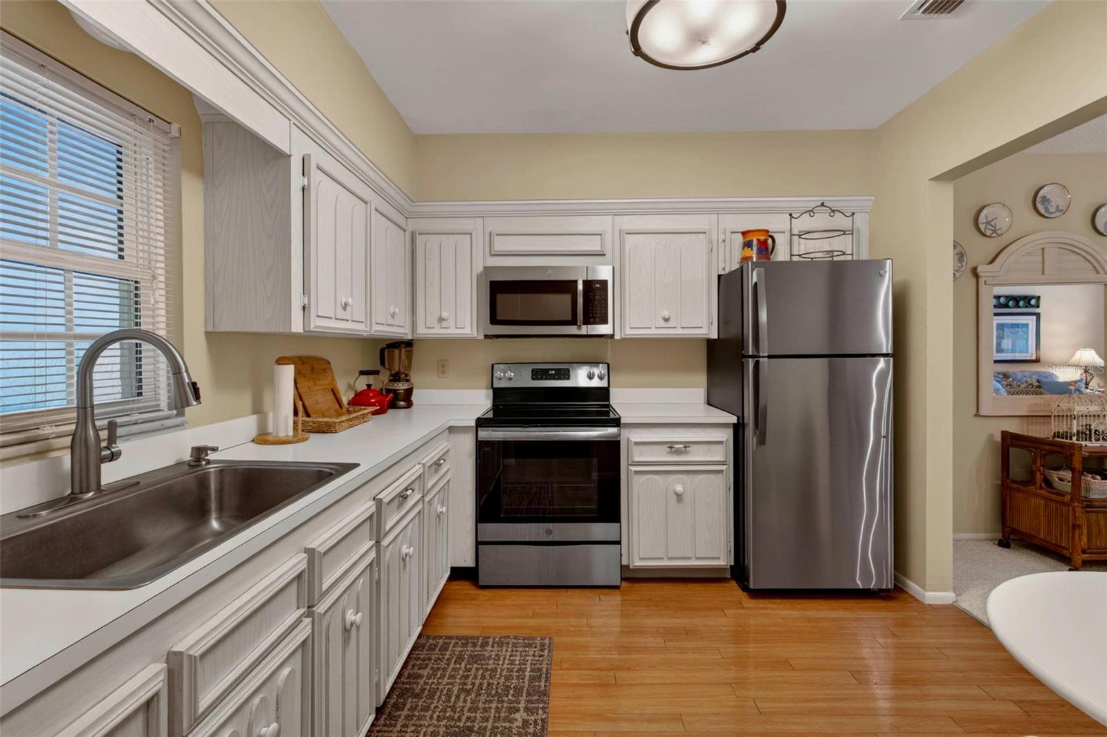 Image 6 of 20 For 701 Poinsettia Road 308