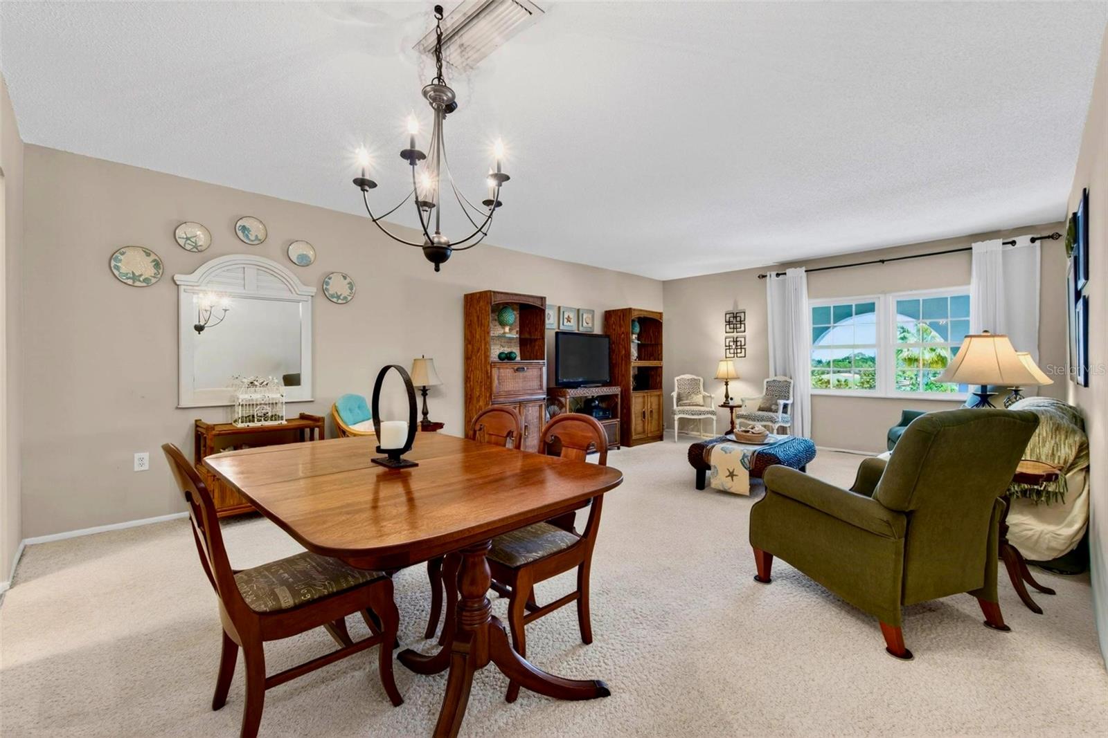 Image 7 of 20 For 701 Poinsettia Road 308