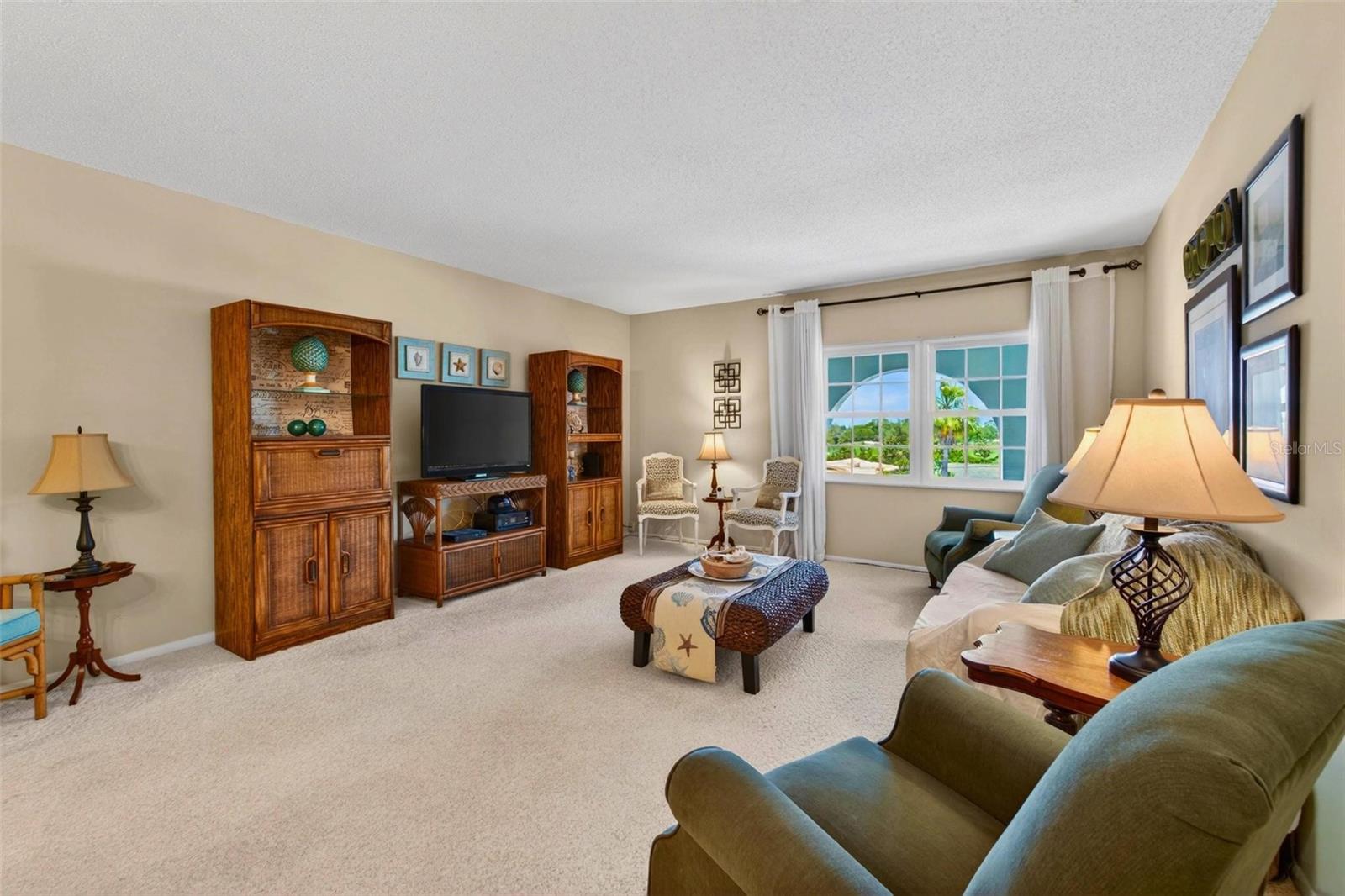 Image 9 of 20 For 701 Poinsettia Road 308