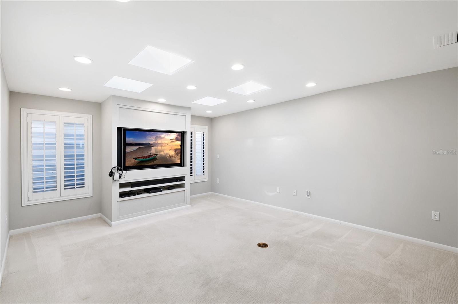 Image 21 of 47 For 4168 Northmeadow Circle