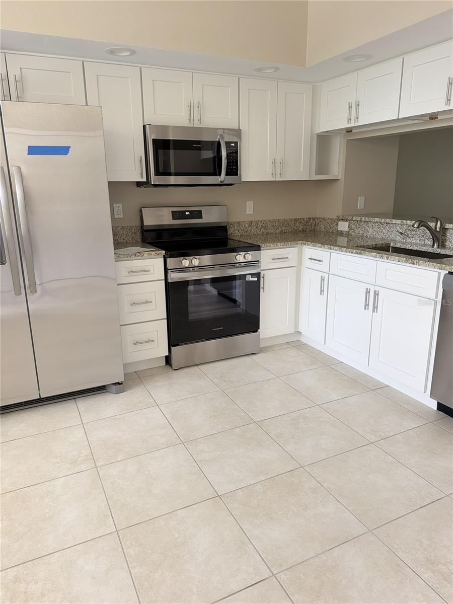 Image 2 of 6 For 960 Starkey Road 5105