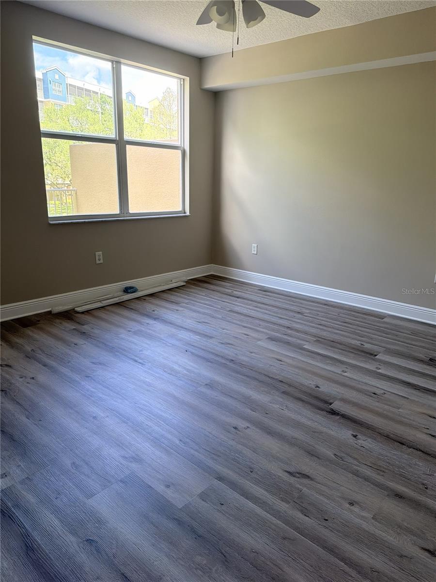 Image 5 of 6 For 960 Starkey Road 5105