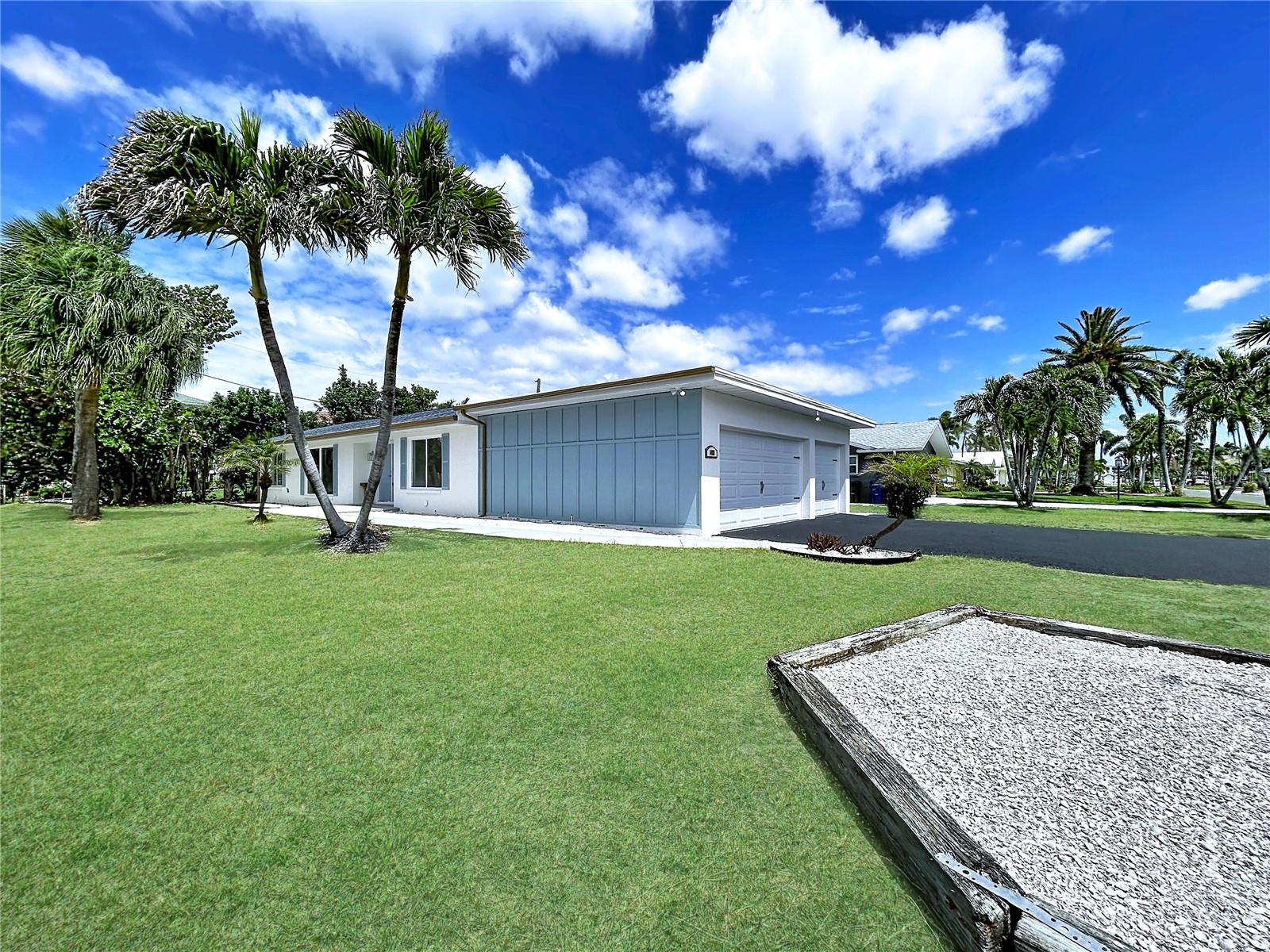 Image 16 of 87 For 1401 Gulf Boulevard