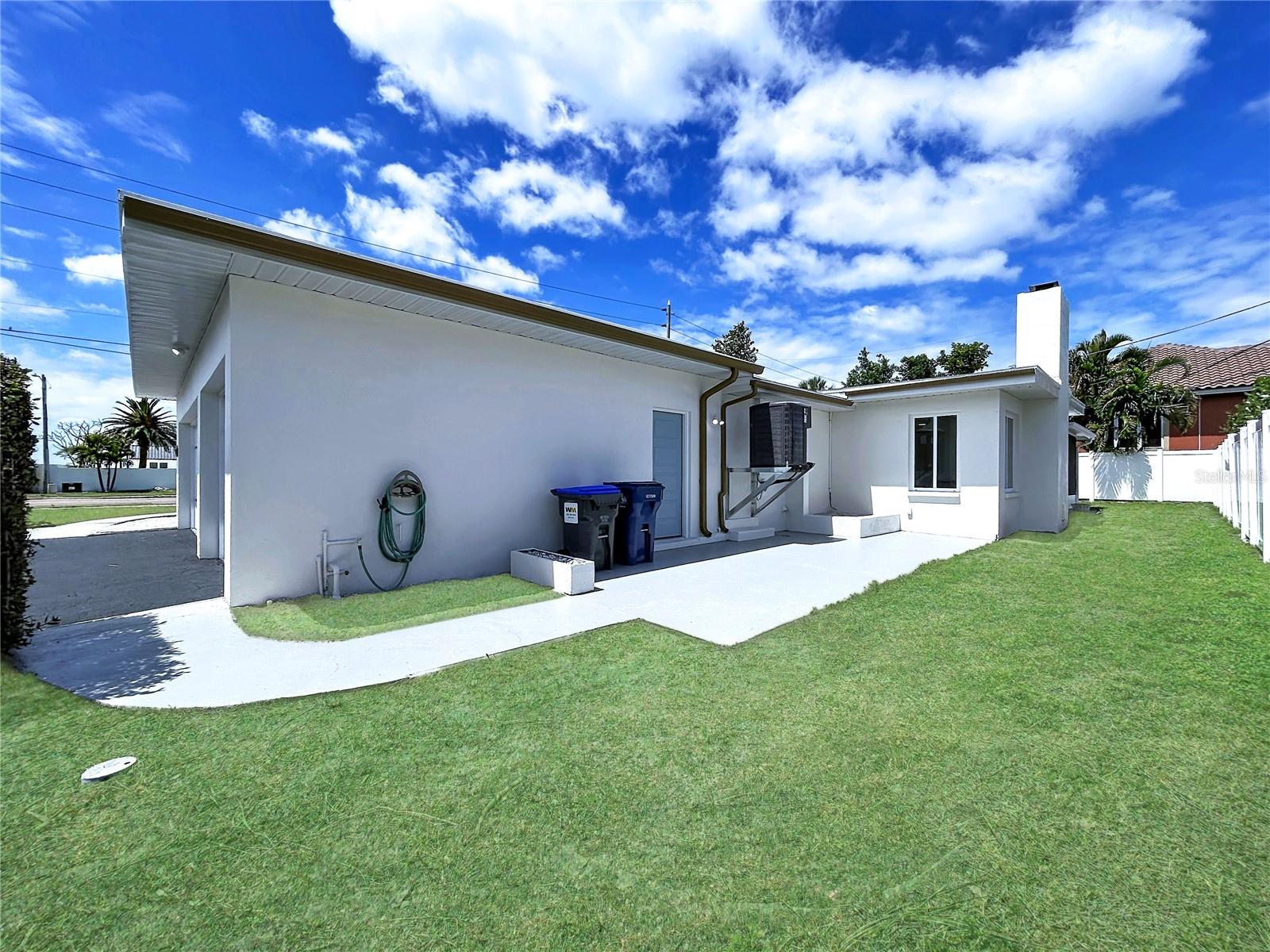 Image 17 of 87 For 1401 Gulf Boulevard