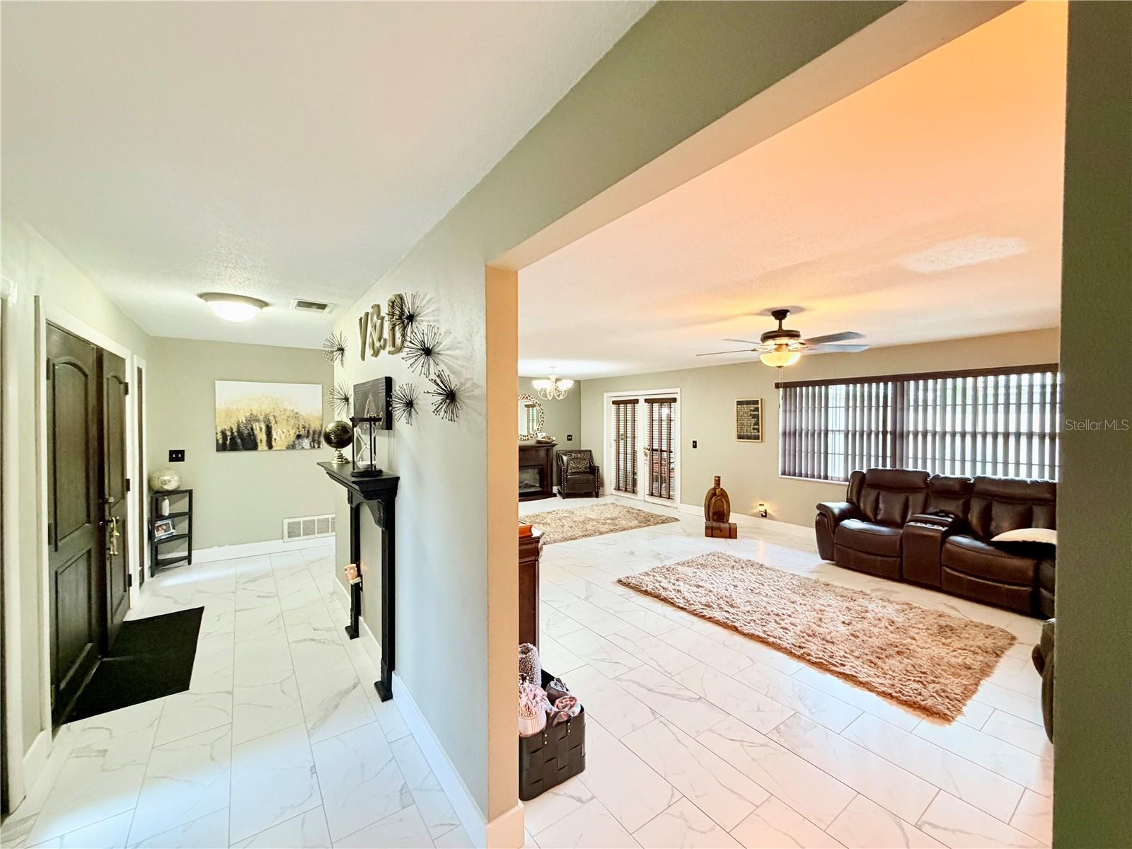 Image 11 of 41 For 1880 Oak Forest Drive E