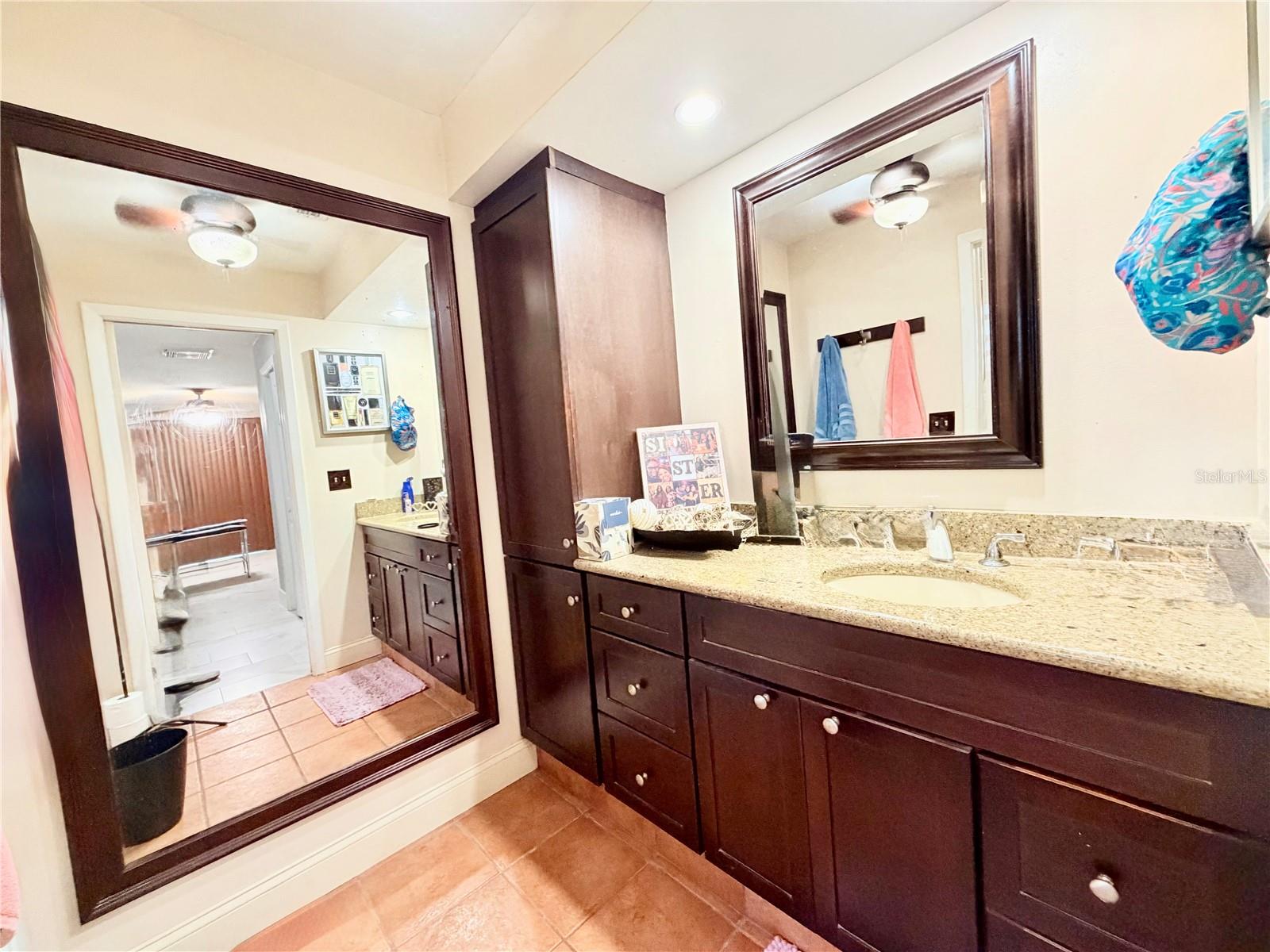 Image 18 of 41 For 1880 Oak Forest Drive E