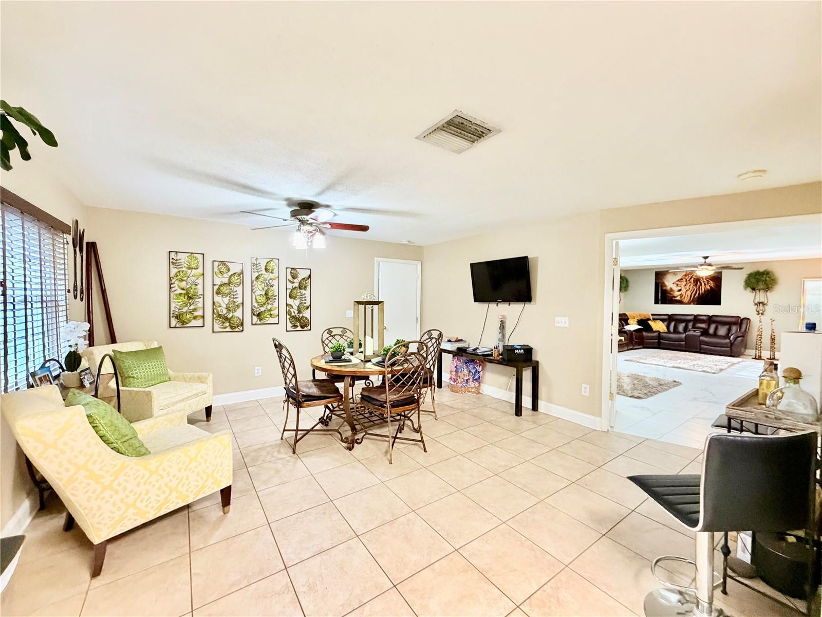 Image 26 of 41 For 1880 Oak Forest Drive E