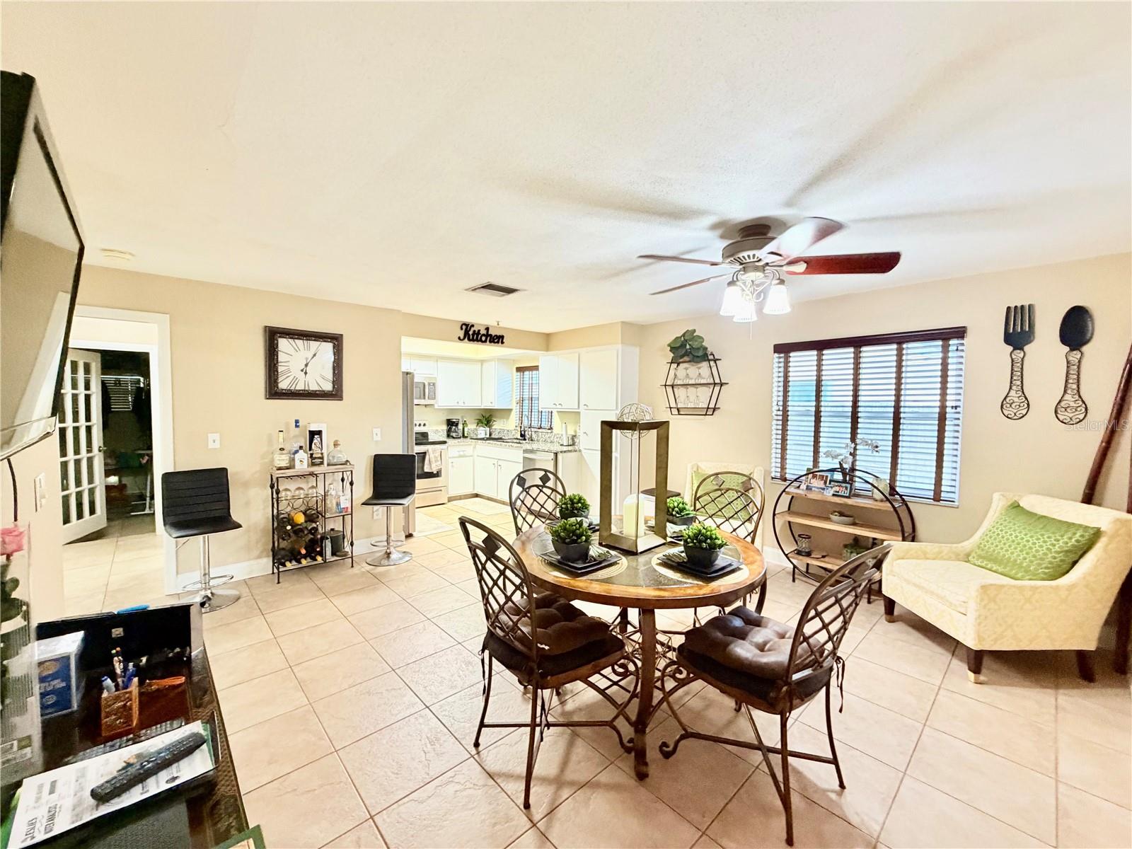 Image 27 of 41 For 1880 Oak Forest Drive E