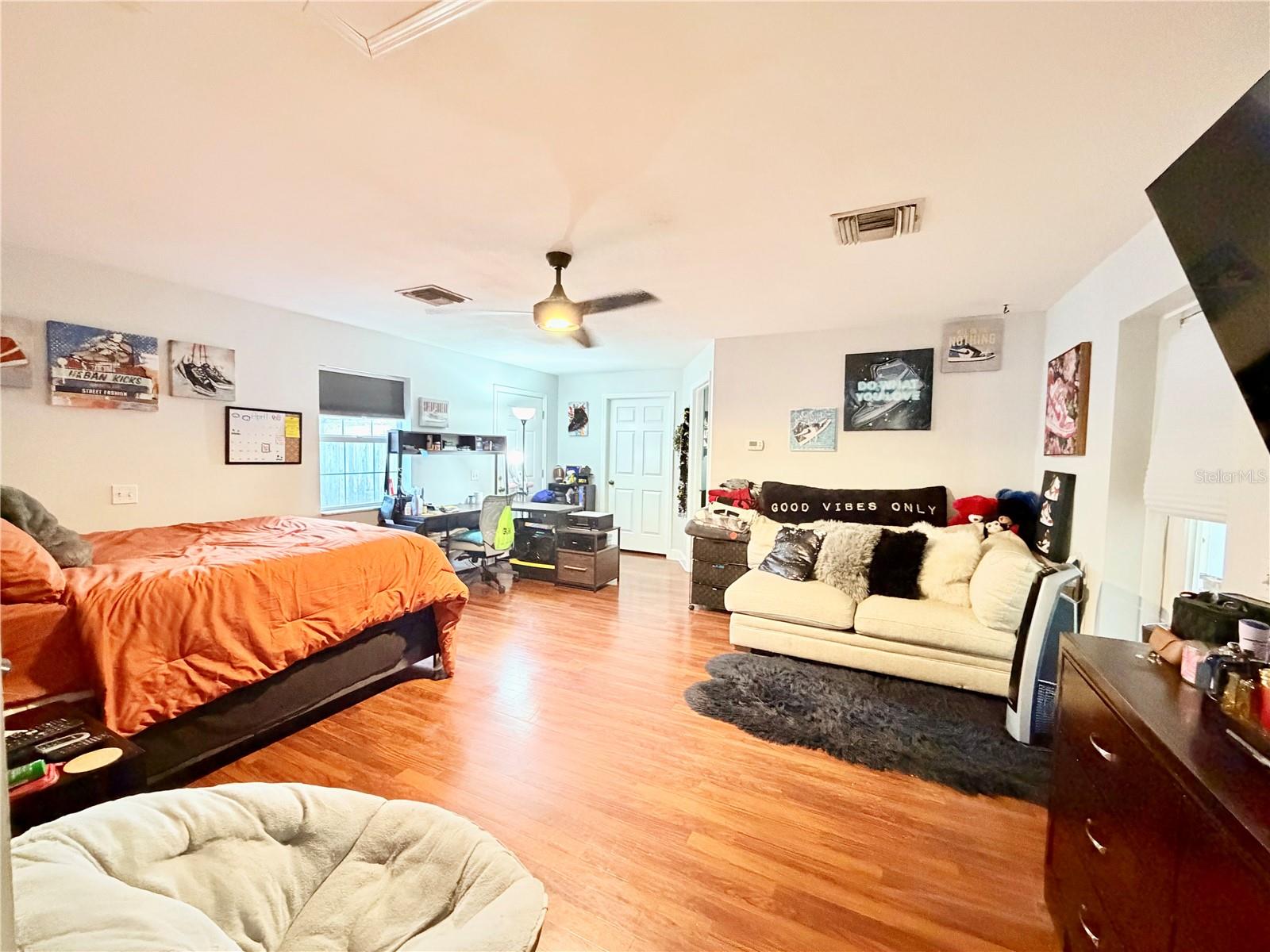 Image 31 of 41 For 1880 Oak Forest Drive E