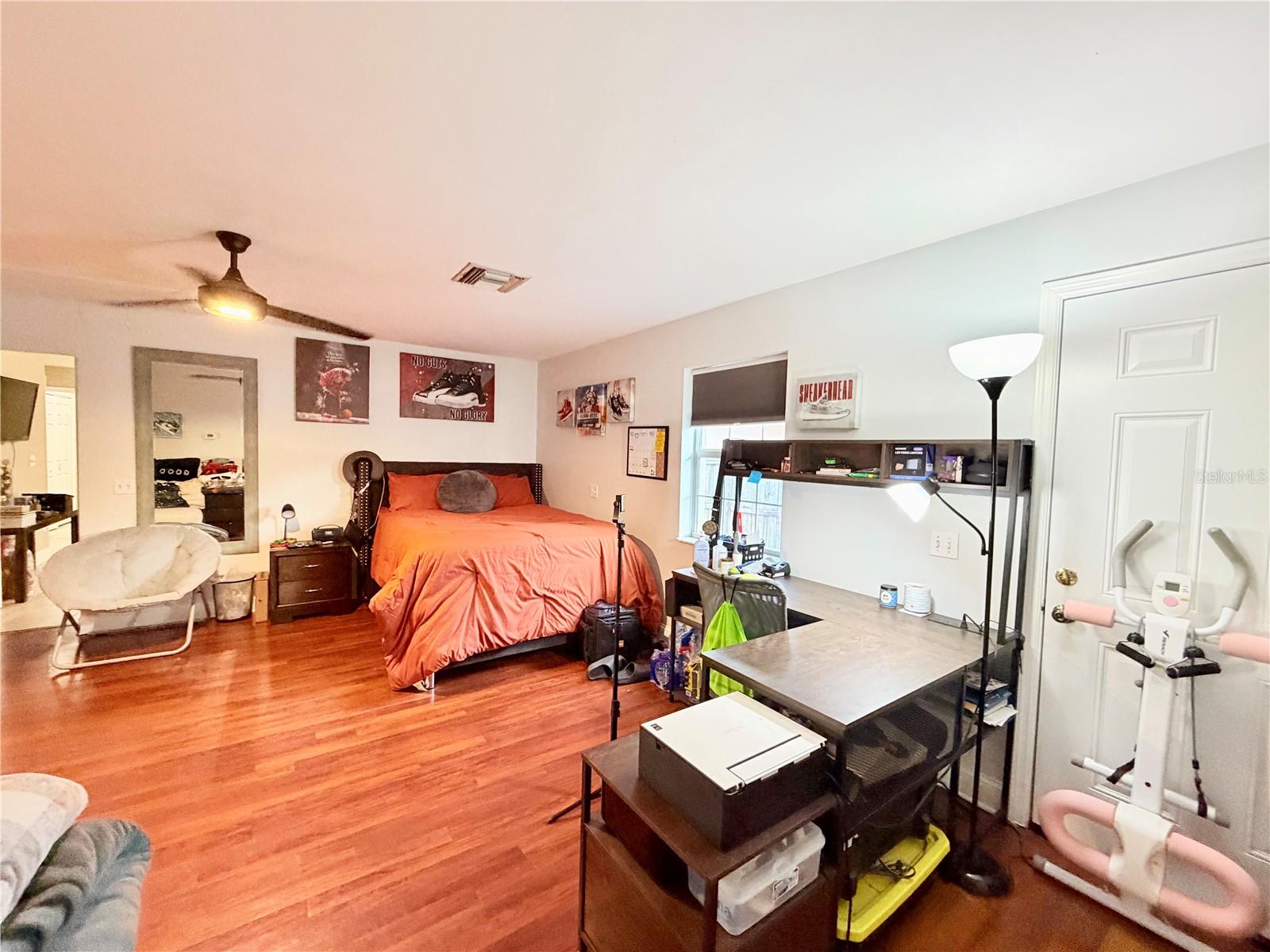 Image 34 of 41 For 1880 Oak Forest Drive E