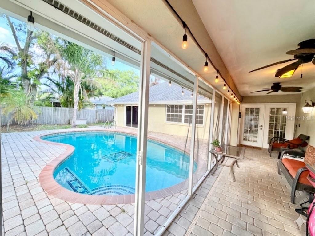 Image 37 of 41 For 1880 Oak Forest Drive E