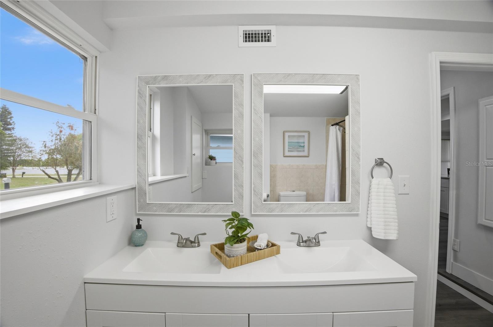 Image 20 of 38 For 1511 4th Street Sw