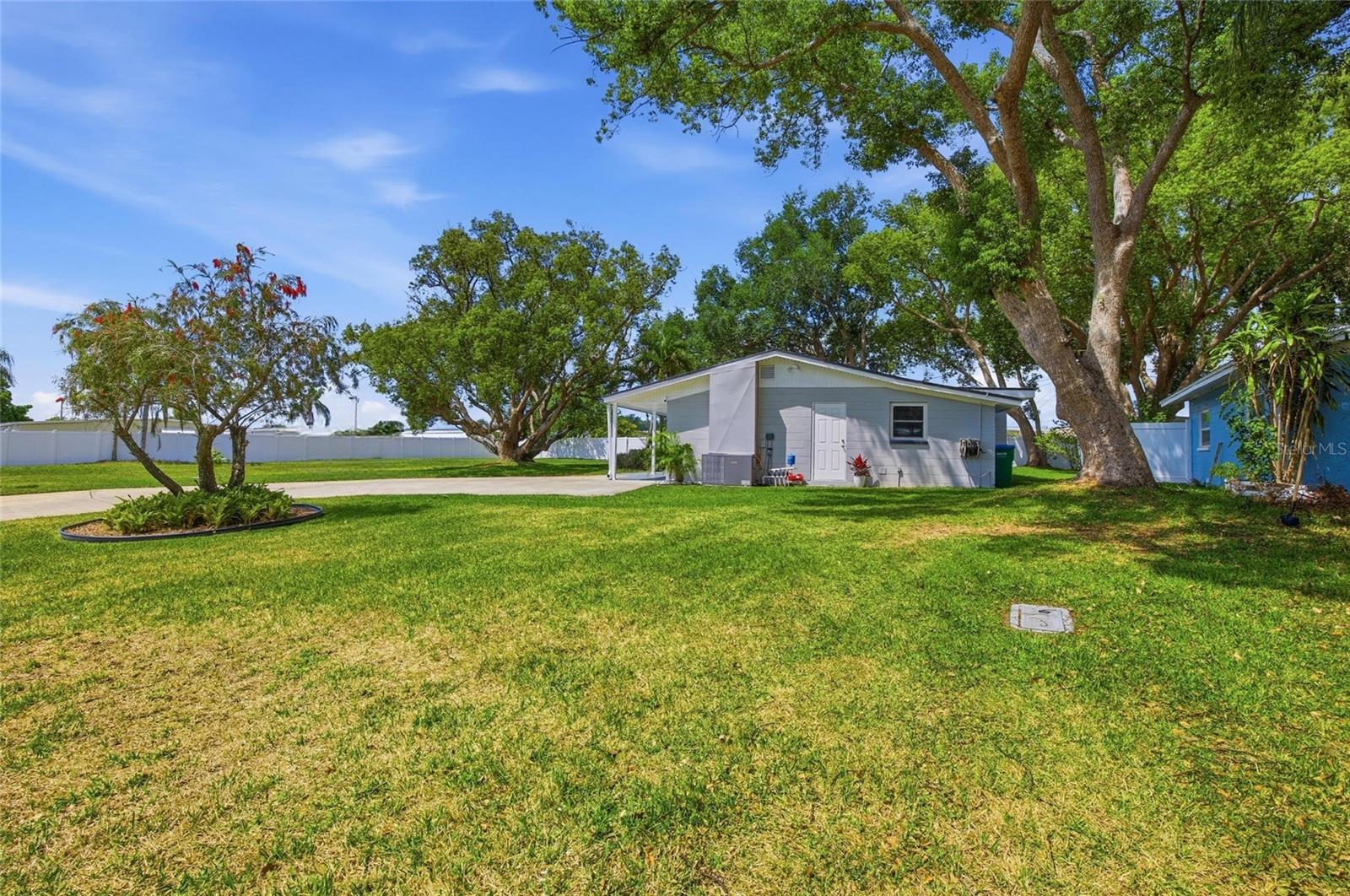 Image 3 of 38 For 1511 4th Street Sw