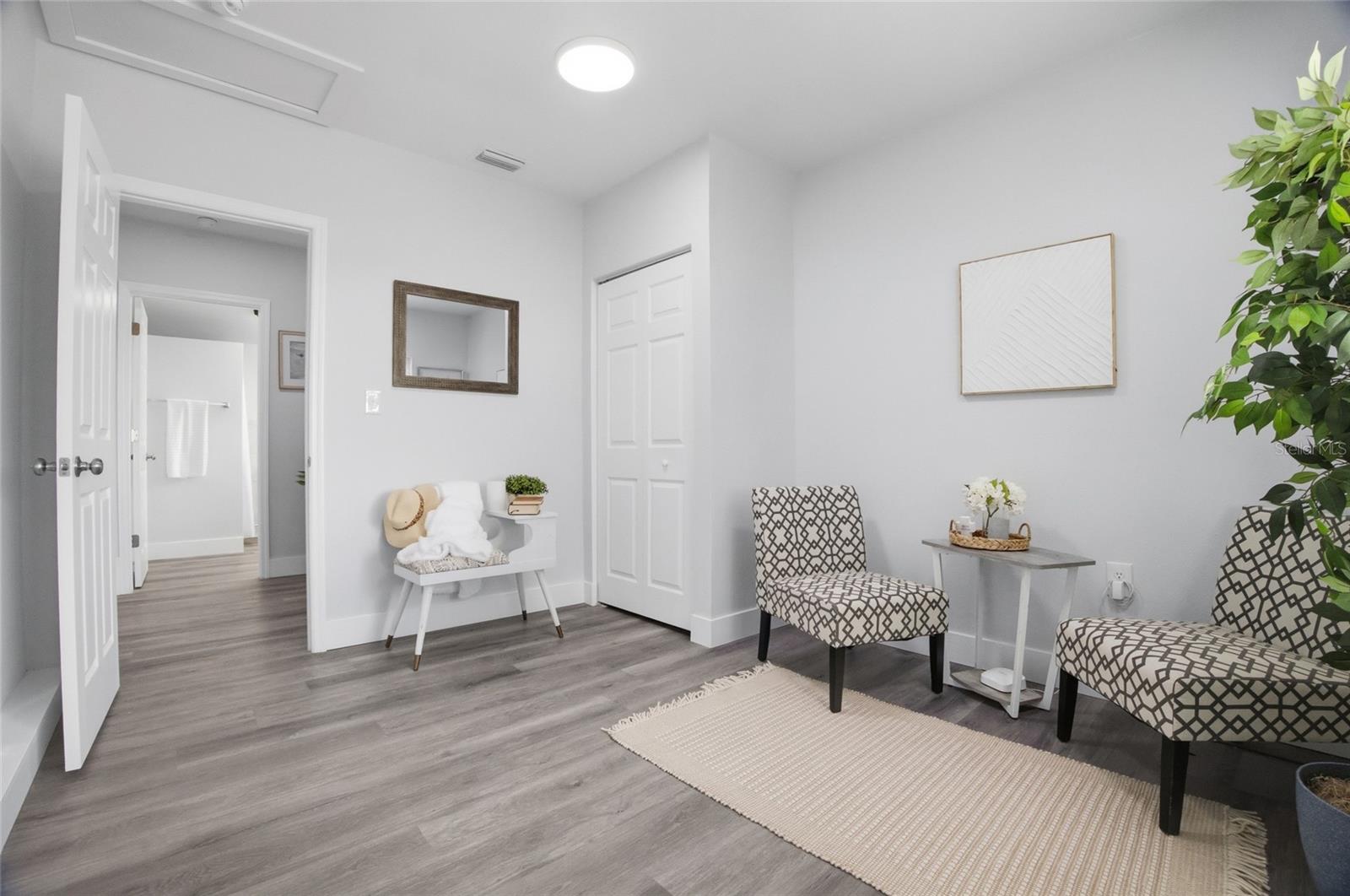 Image 4 of 38 For 1511 4th Street Sw