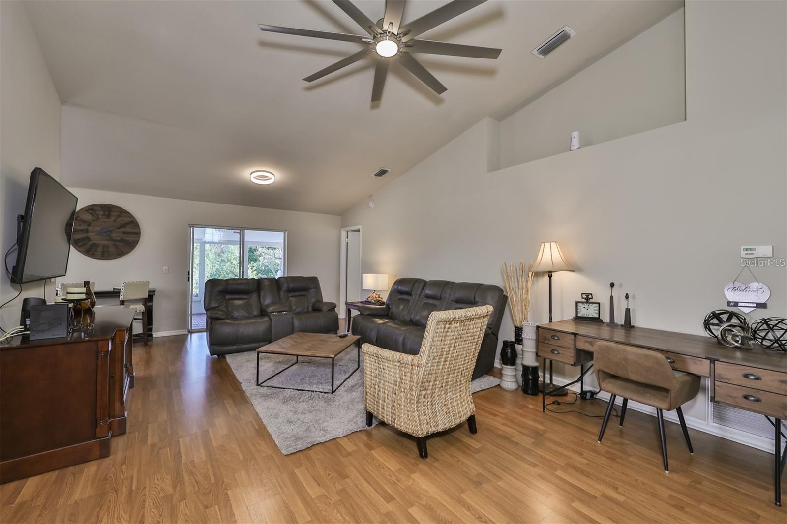 Image 4 of 36 For 128 Lookout Drive