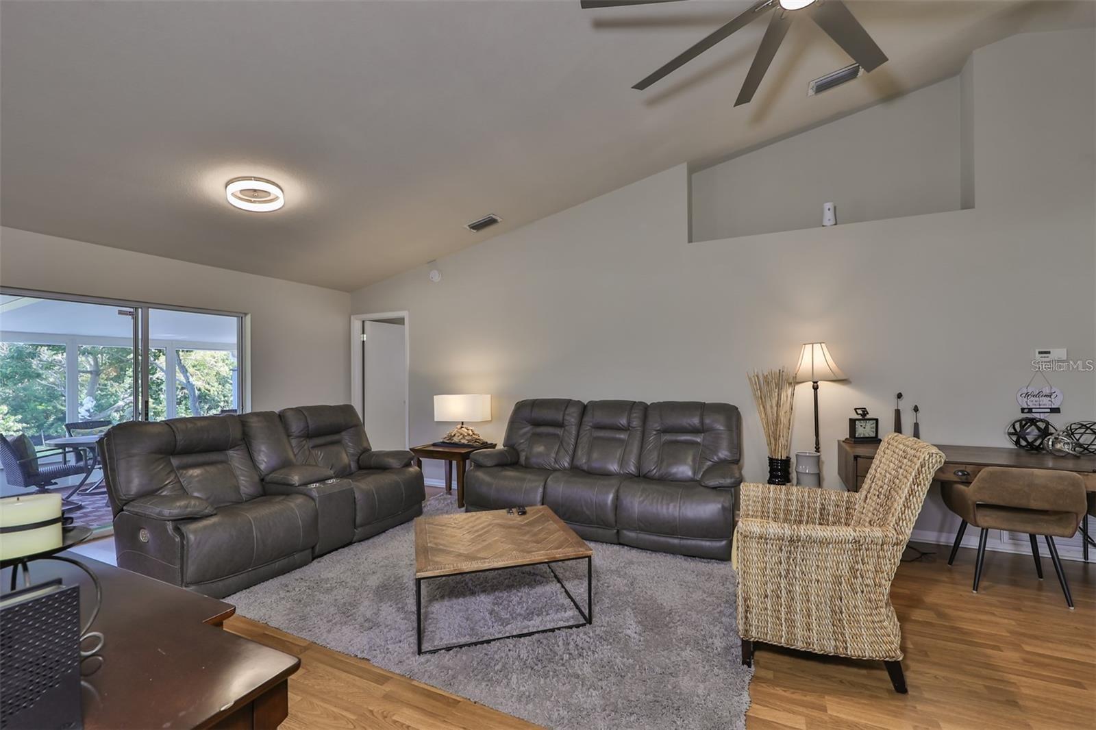 Image 7 of 36 For 128 Lookout Drive