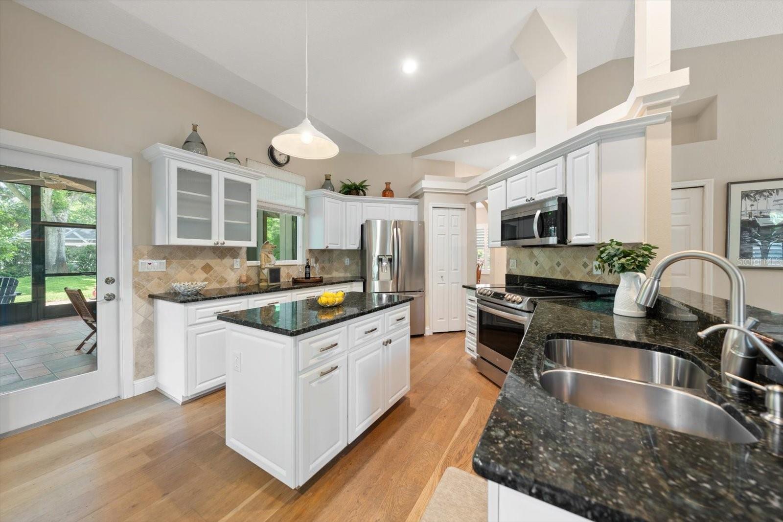 Image 14 of 55 For 1211 Willowick Circle