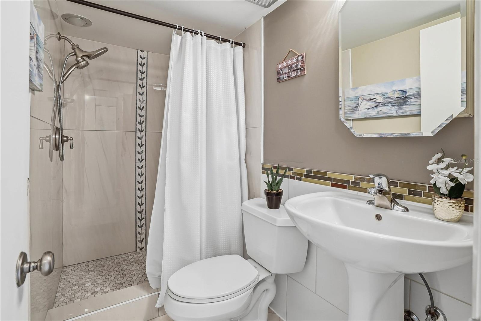 Image 17 of 30 For 420 64th Avenue 602