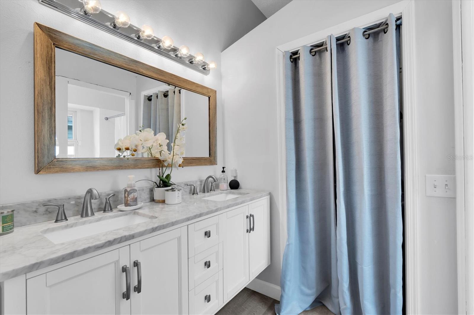 Image 18 of 44 For 7424 Swan Lake Drive