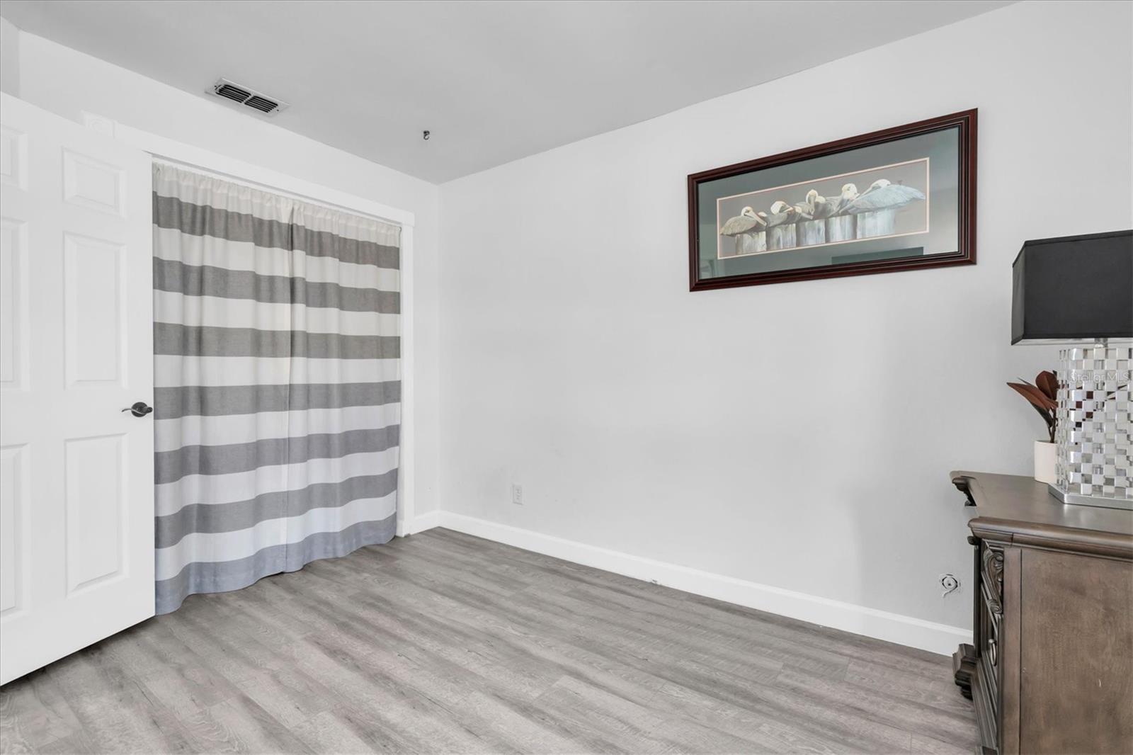 Image 21 of 44 For 7424 Swan Lake Drive