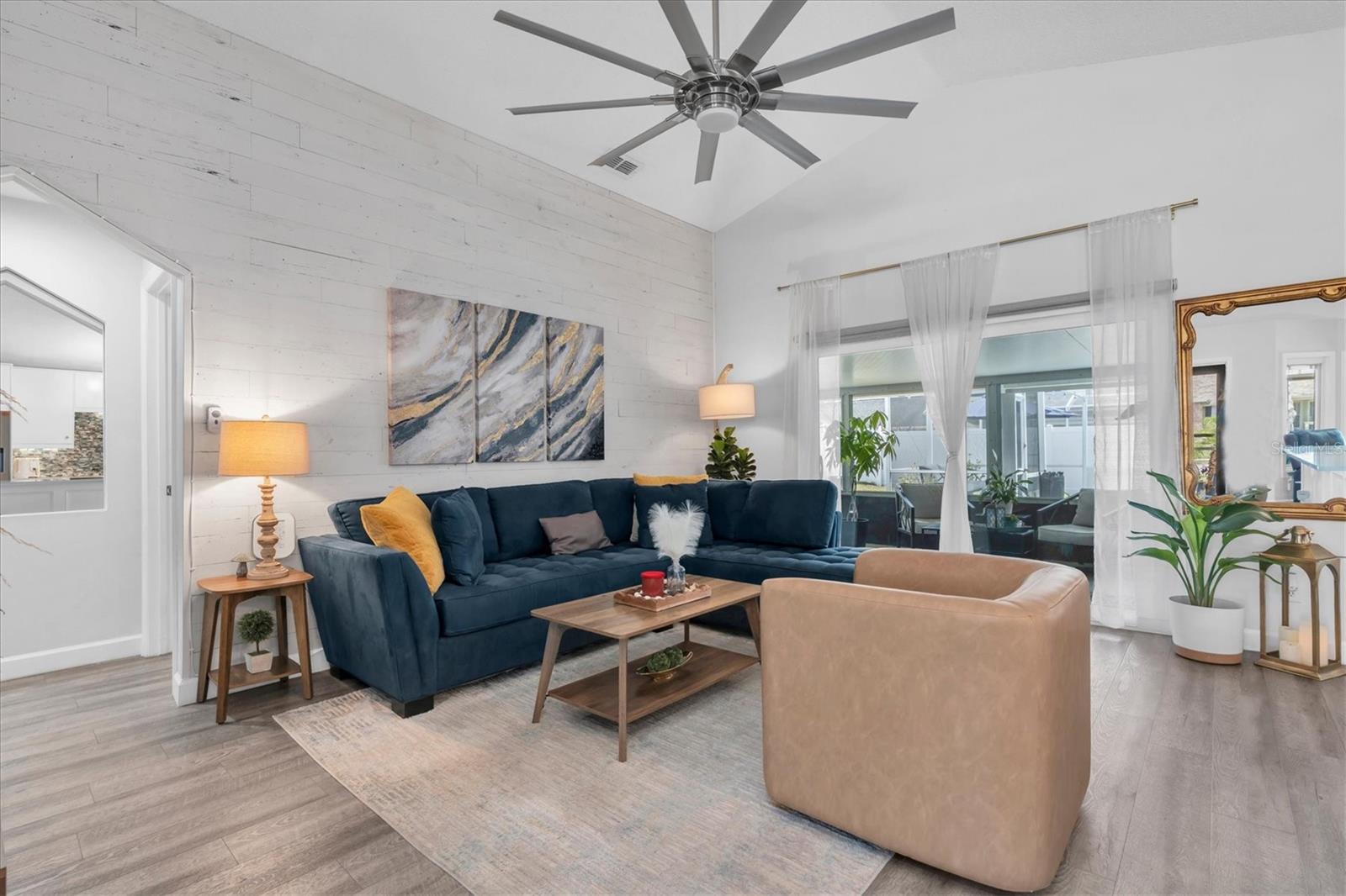 Image 4 of 44 For 7424 Swan Lake Drive