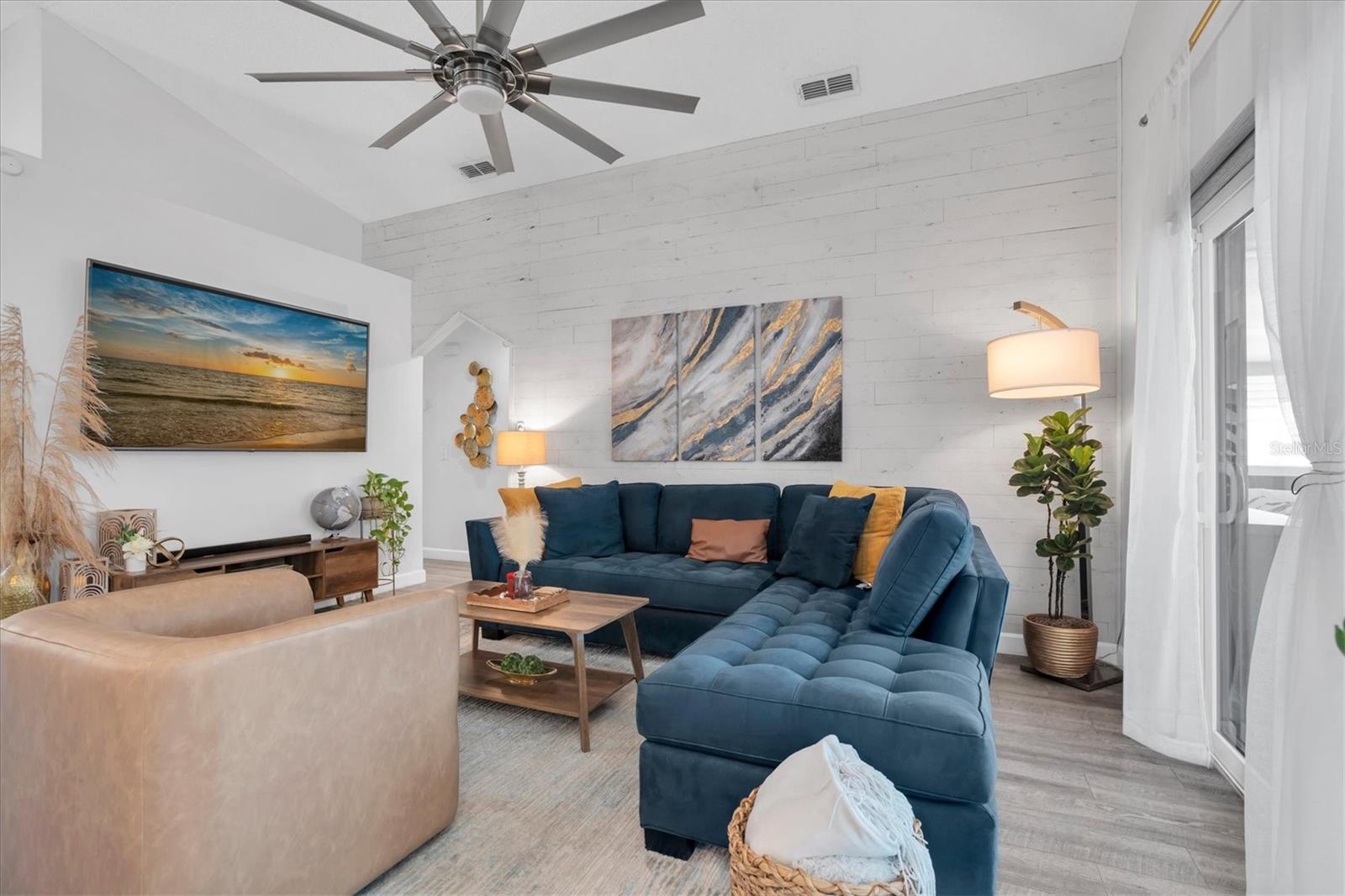 Image 5 of 44 For 7424 Swan Lake Drive