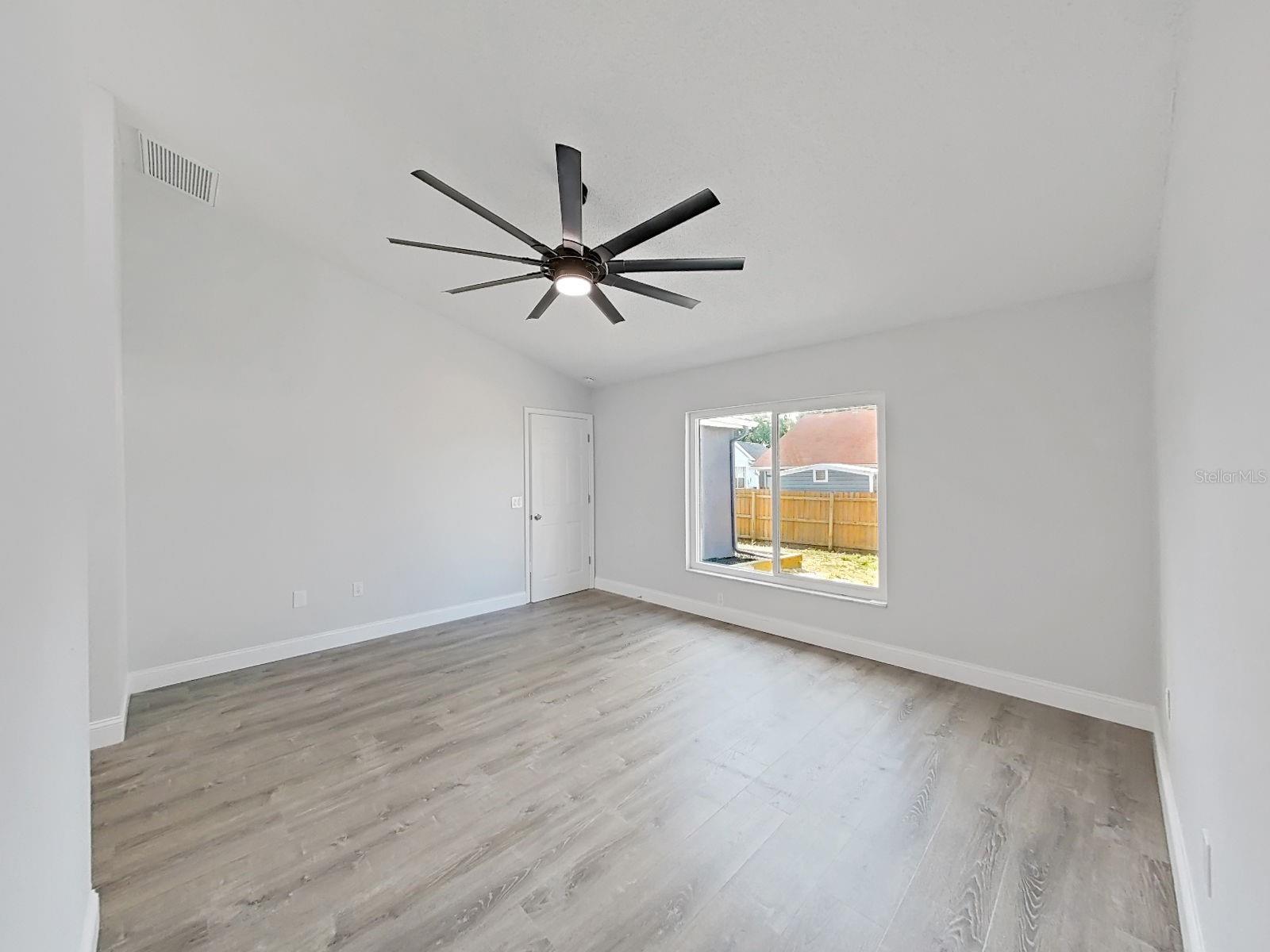 Listing photo id 19 for 10328 Rainbow Oaks Drive