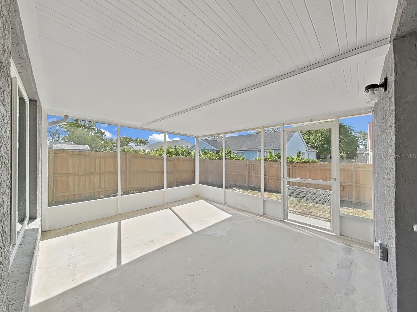 Listing photo id 34 for 10328 Rainbow Oaks Drive