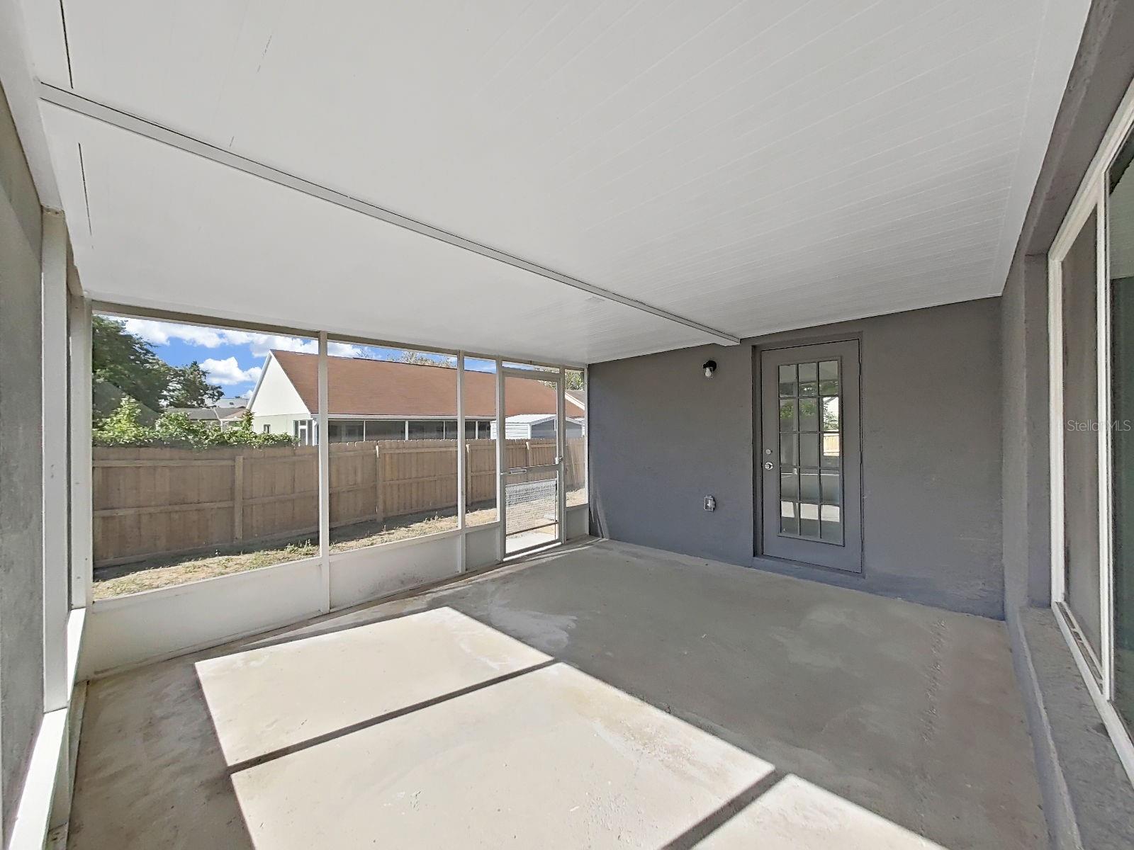 Listing photo id 36 for 10328 Rainbow Oaks Drive