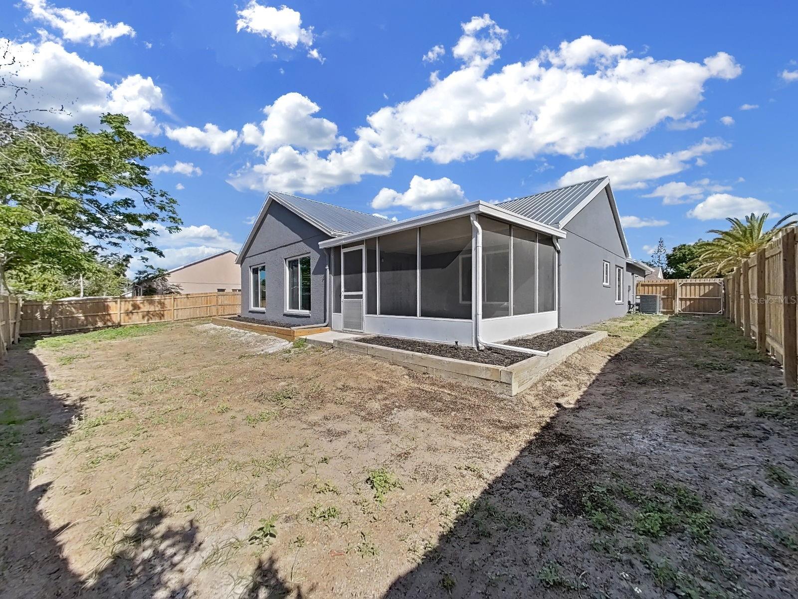 Listing photo id 37 for 10328 Rainbow Oaks Drive