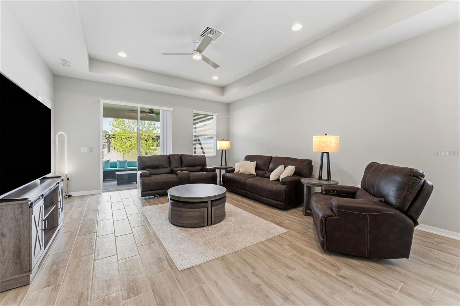 Image 10 of 50 For 12451 Nouveau Avenue