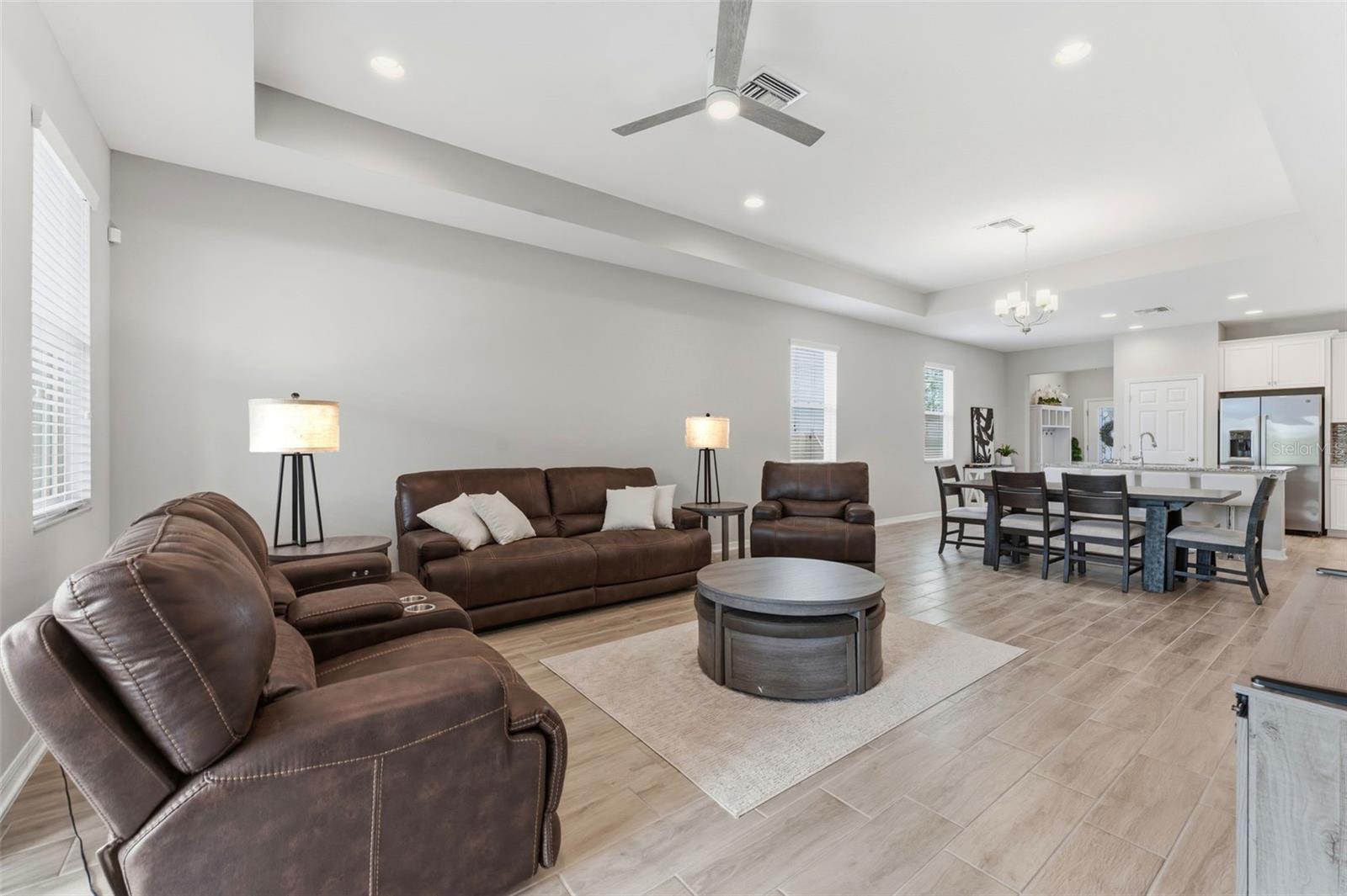 Image 11 of 50 For 12451 Nouveau Avenue