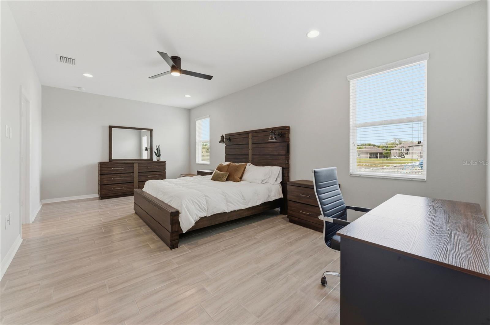 Image 20 of 50 For 12451 Nouveau Avenue