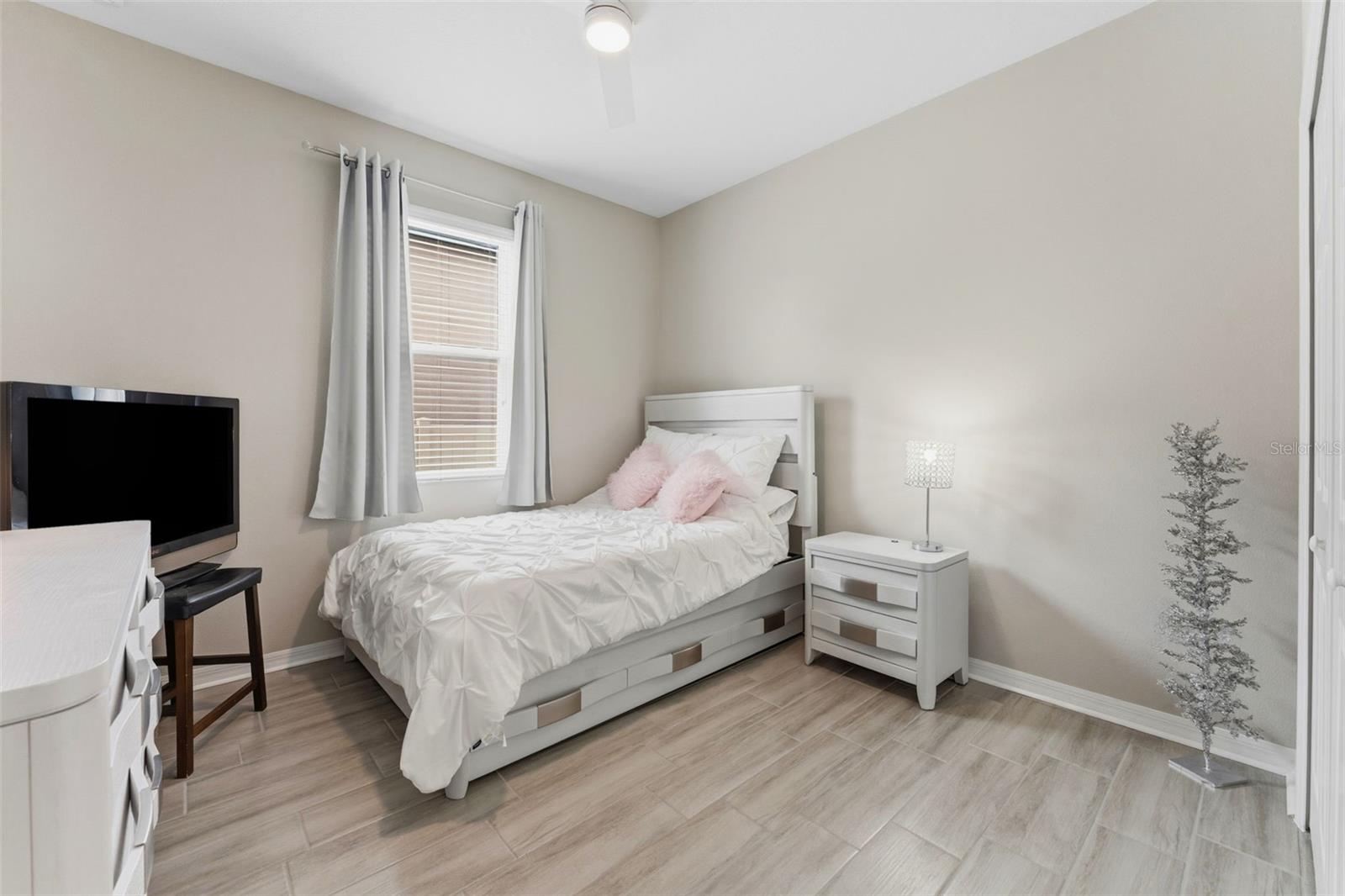 Image 30 of 50 For 12451 Nouveau Avenue