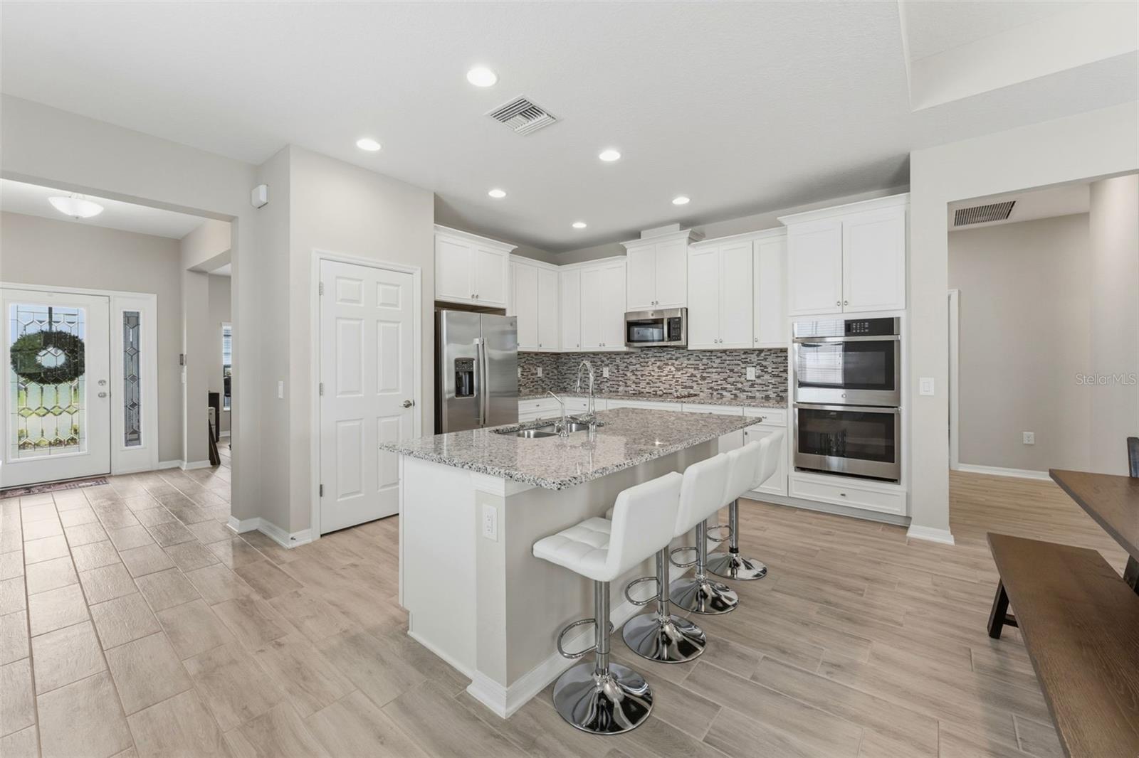 Image 5 of 50 For 12451 Nouveau Avenue