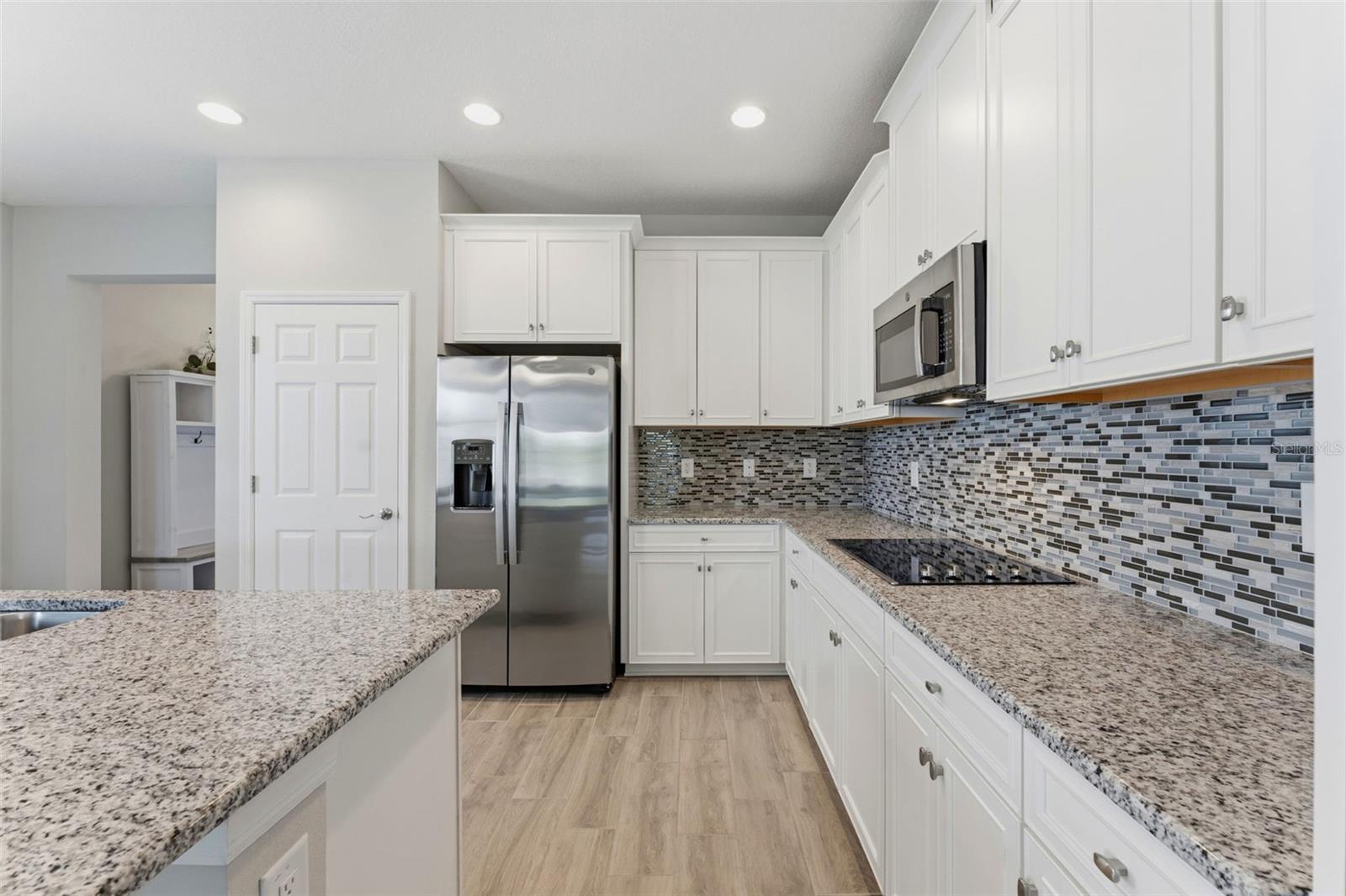 Image 7 of 50 For 12451 Nouveau Avenue