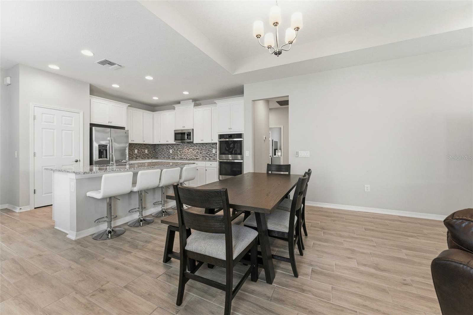 Image 9 of 50 For 12451 Nouveau Avenue