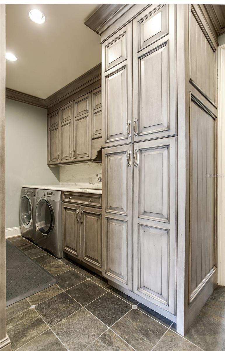 Image 25 of 100 For 52 Ladoga Avenue