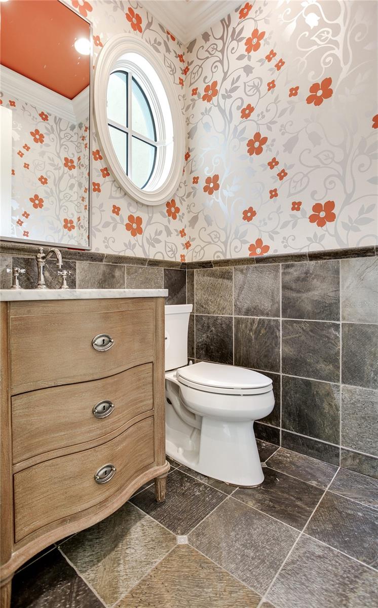 Image 27 of 100 For 52 Ladoga Avenue