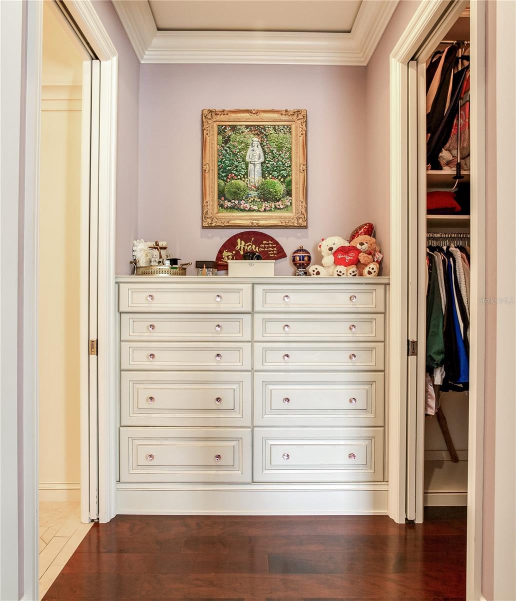 Image 35 of 100 For 52 Ladoga Avenue