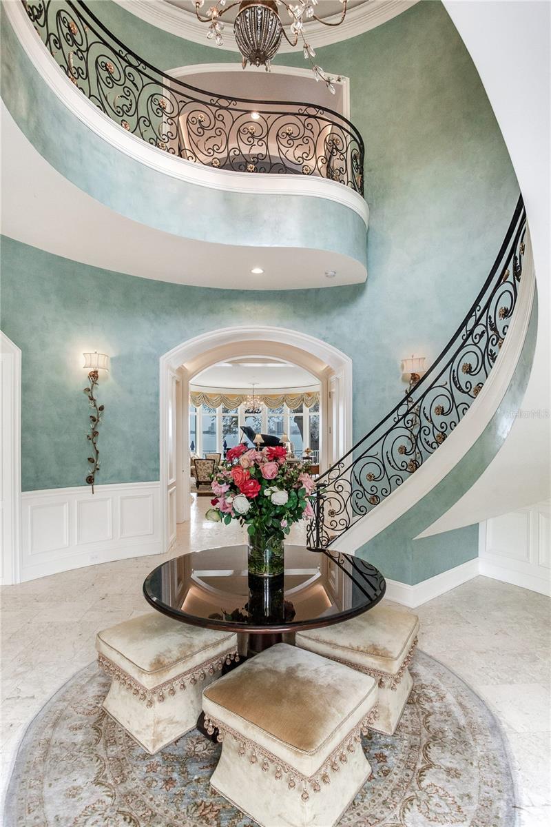 Image 4 of 100 For 52 Ladoga Avenue