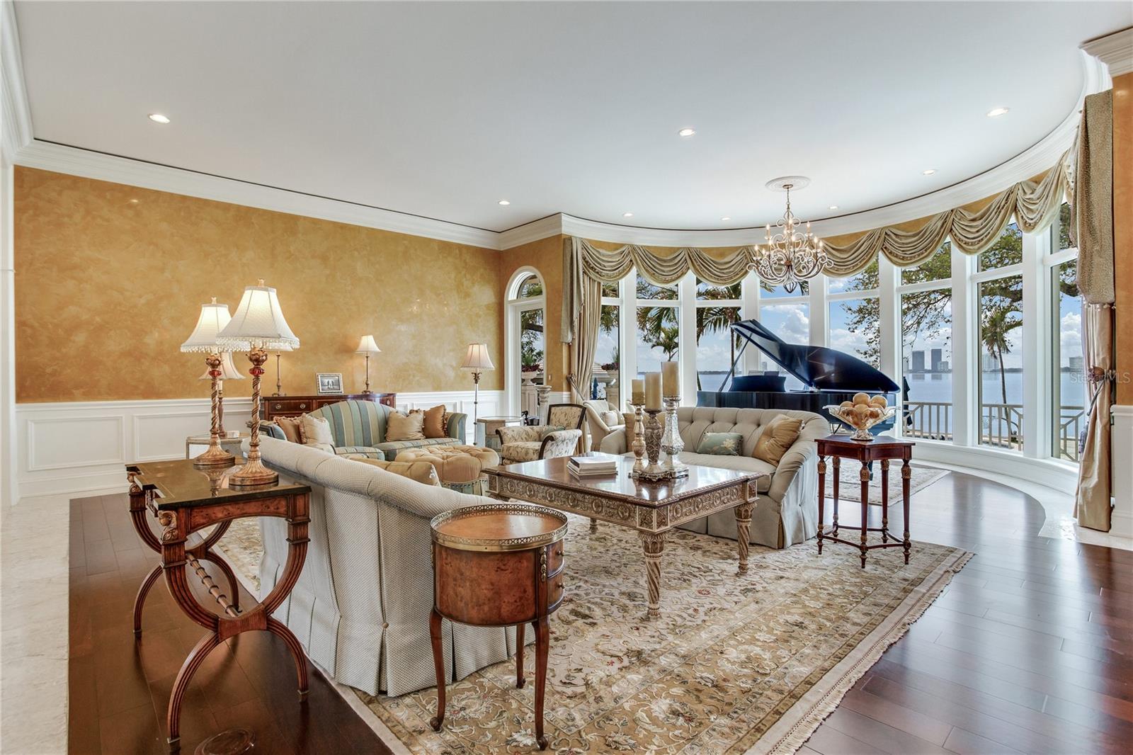 Image 7 of 100 For 52 Ladoga Avenue