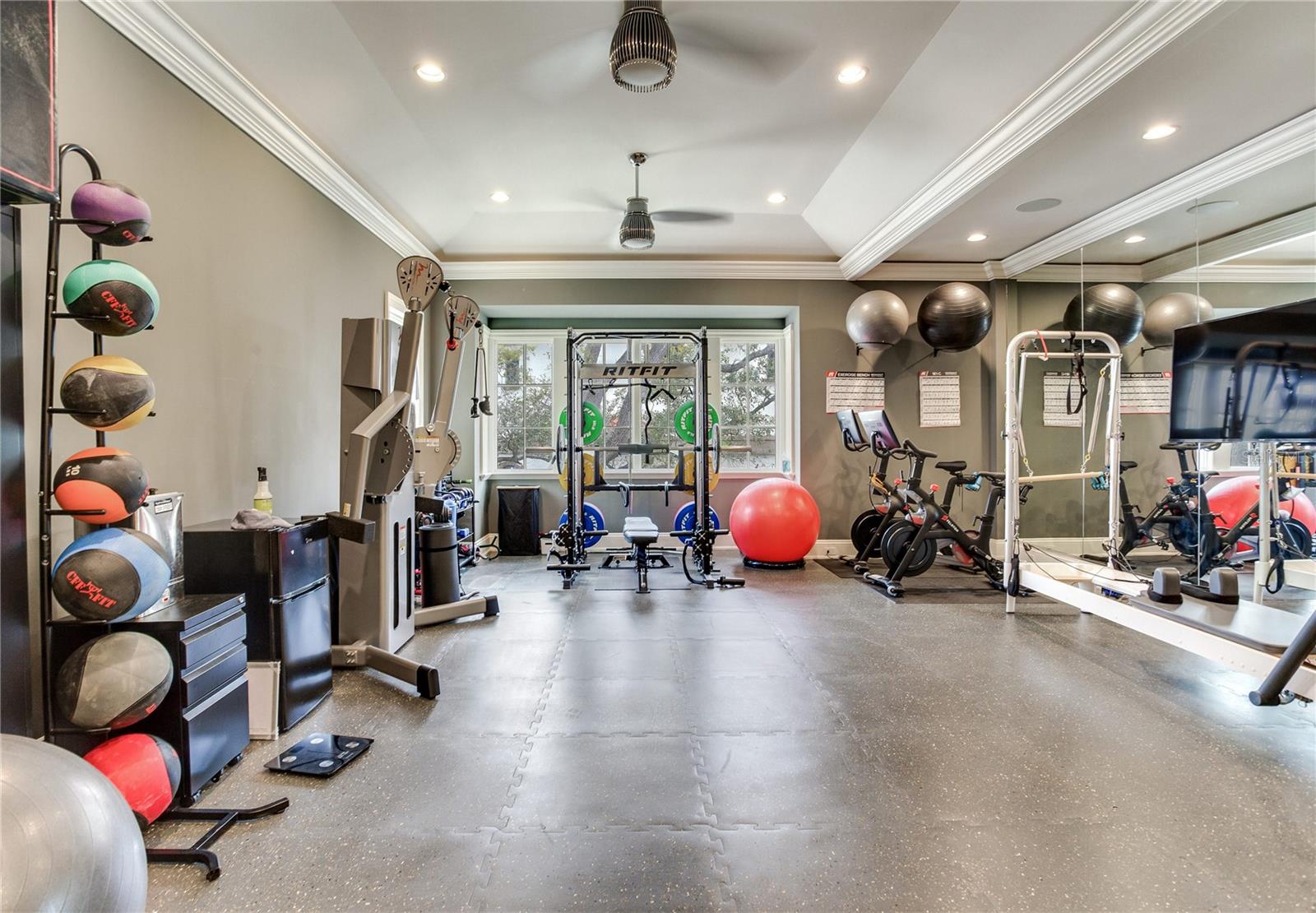 Image 77 of 100 For 52 Ladoga Avenue