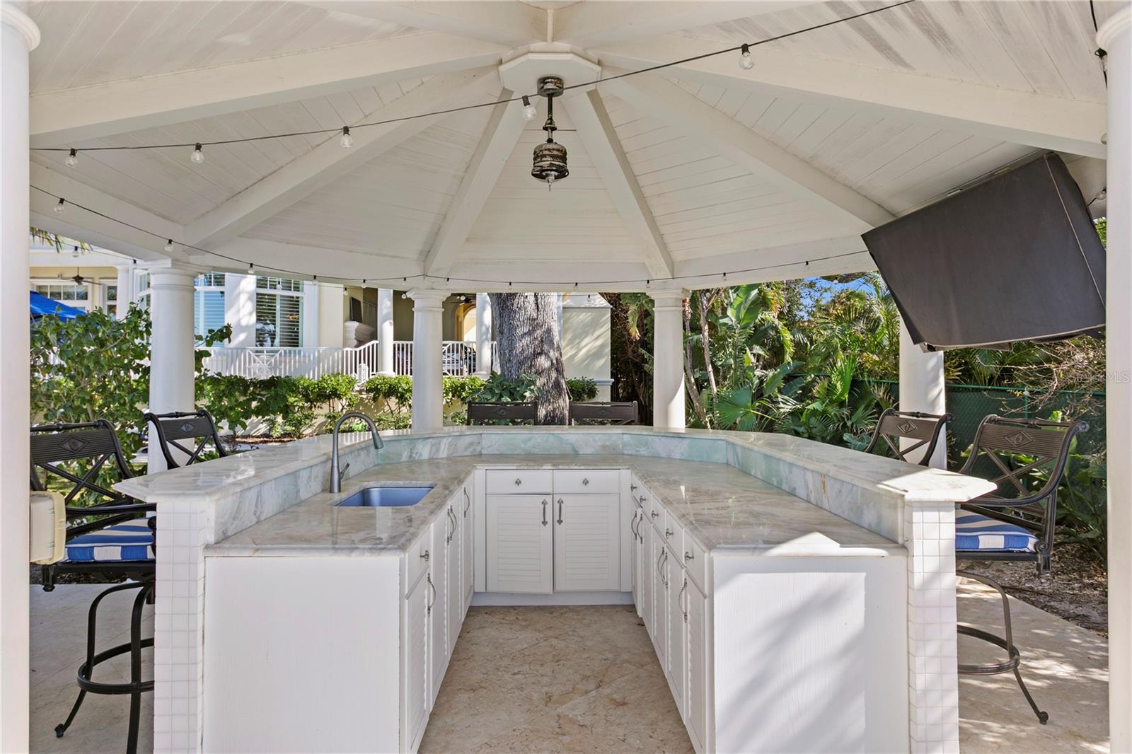 Image 87 of 100 For 52 Ladoga Avenue