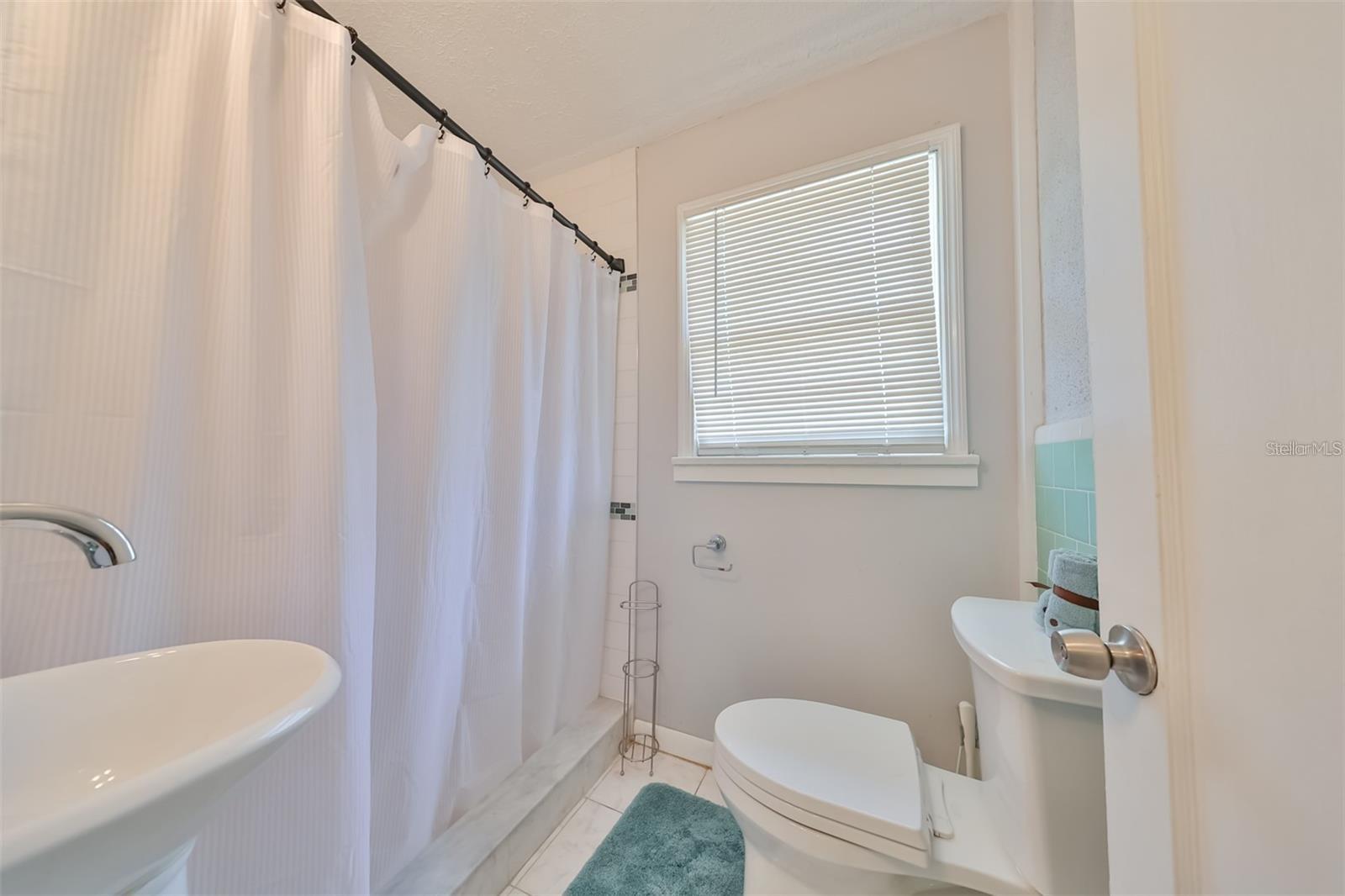 Image 6 of 9 For 5117 Rome Avenue