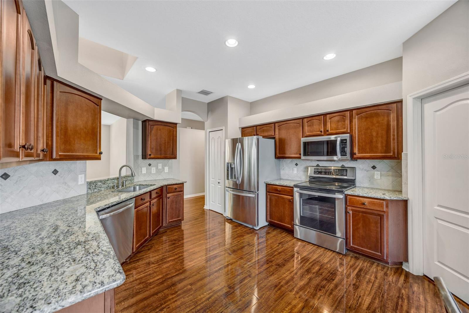 Image 30 of 70 For 4017 Waterville Avenue