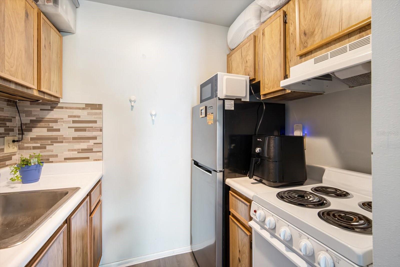 Image 3 of 20 For 4130 Dolphin Drive 203