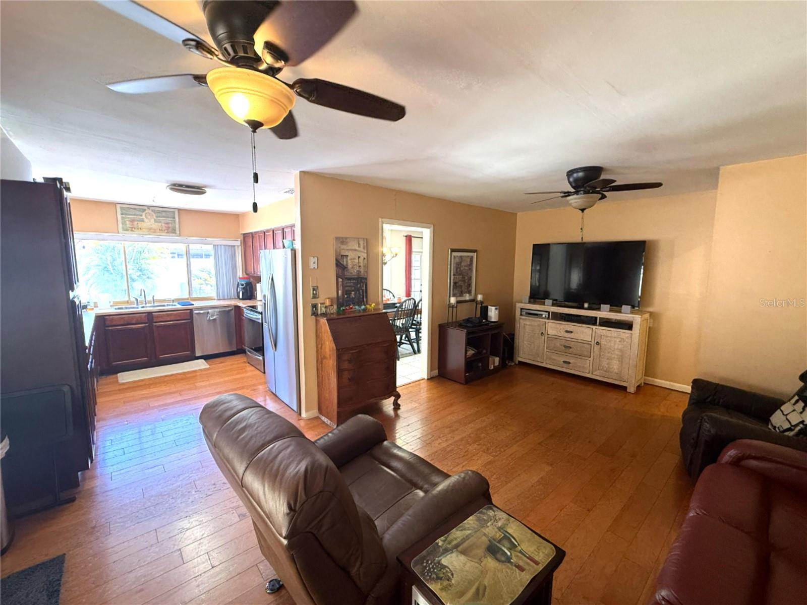 Image 13 of 26 For 7348 Brookview Circle