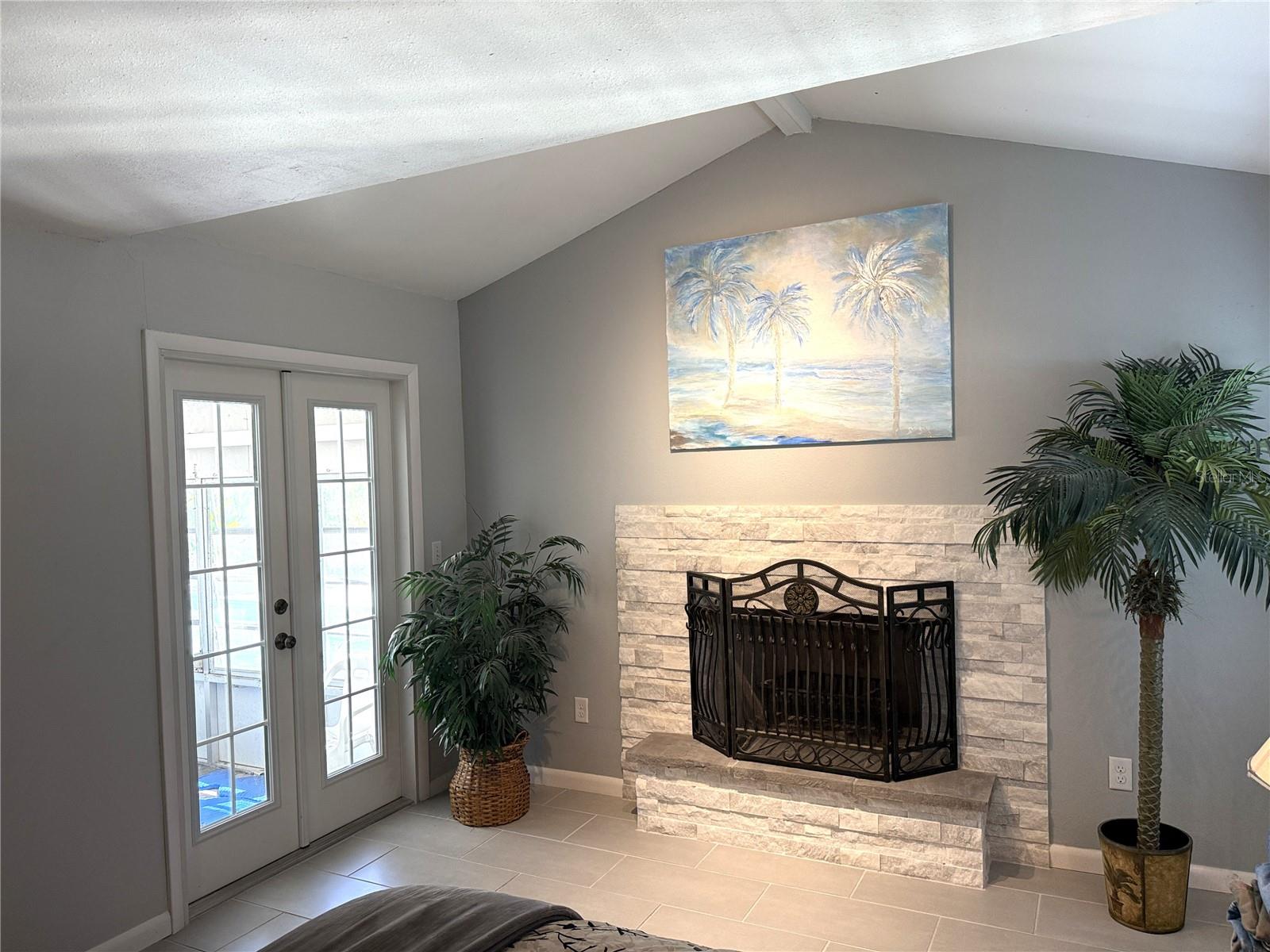 Image 4 of 26 For 7348 Brookview Circle