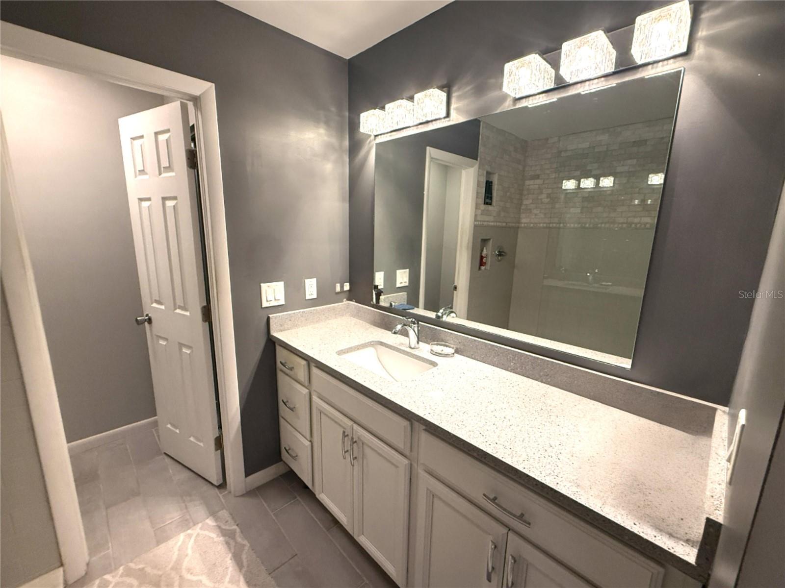 Image 5 of 26 For 7348 Brookview Circle